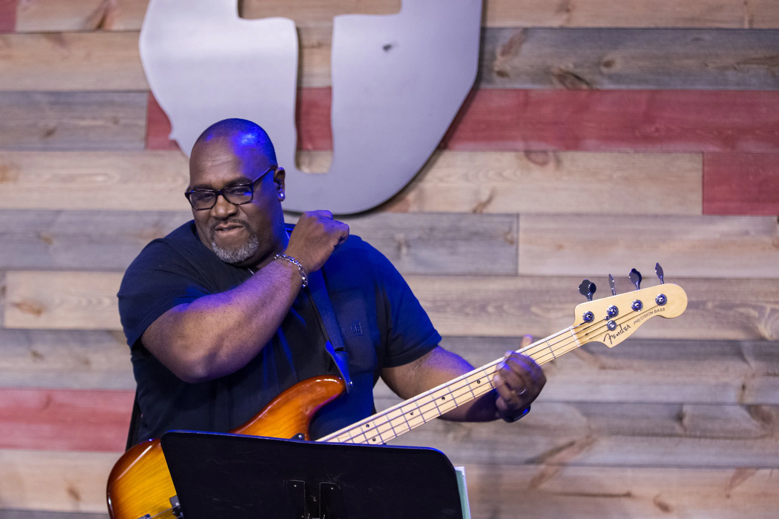 LAMC 10th Anniversary_Worship-1041.jpg