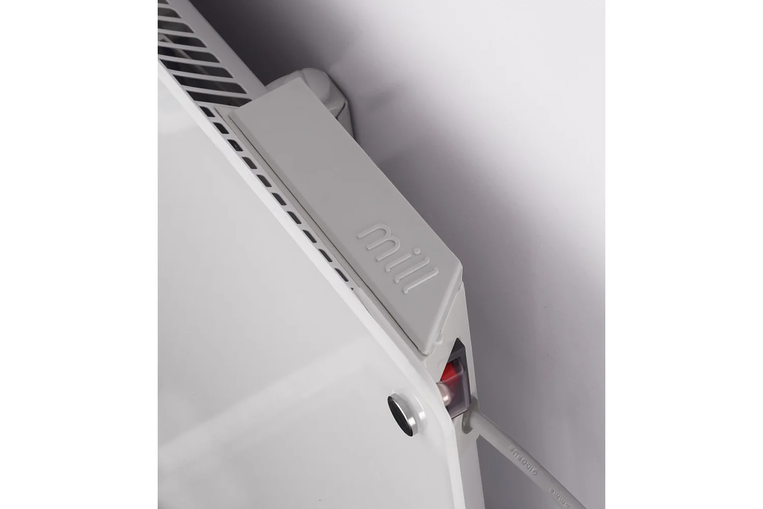 Mill MB800 glass heater controls with lid on