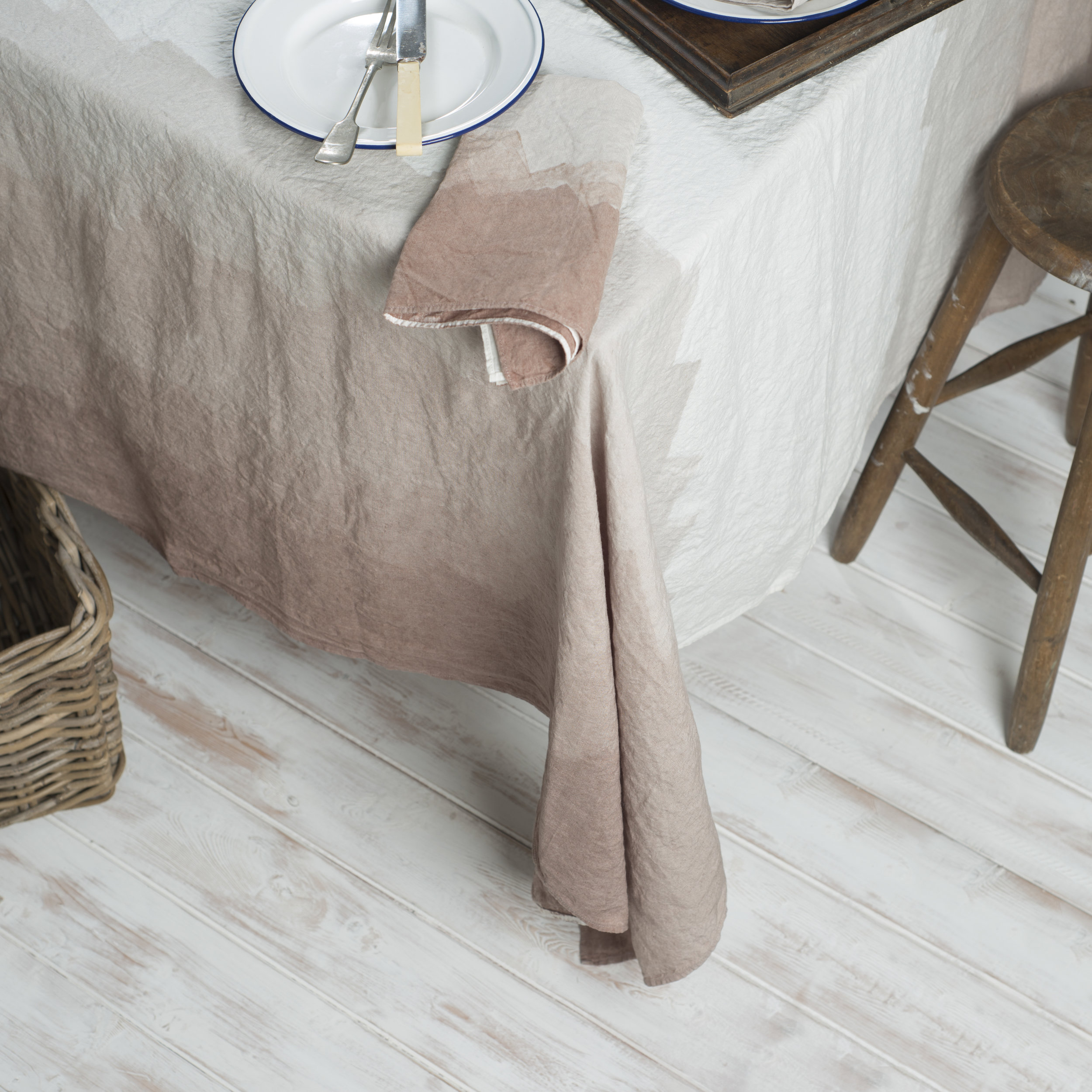 Luxurious Table Cloths