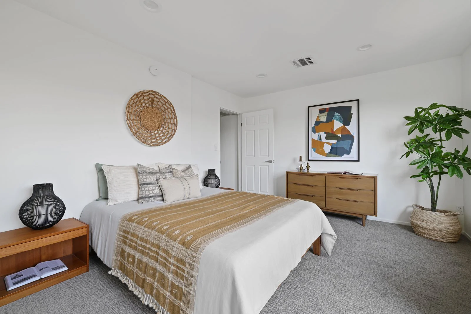 15 - 4440 Finley Ave.-40.jpg