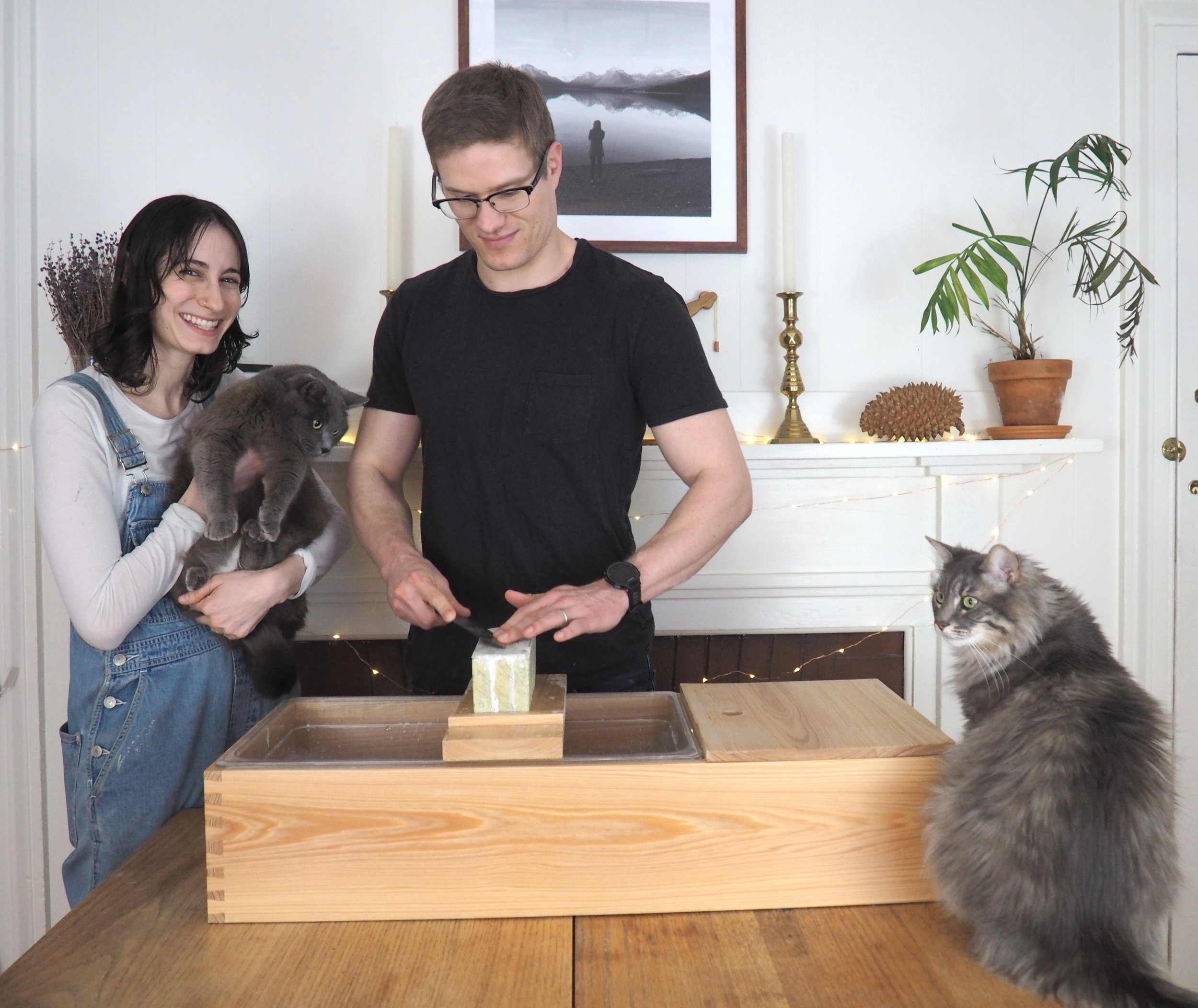 Evan's support team consists of his wife, Becky, who has an eye for design (and emotional support), as well as his two cats, Icarus and Florence, who often like to closely observe each sharpening session and give feedback whether Evan wants it or not.