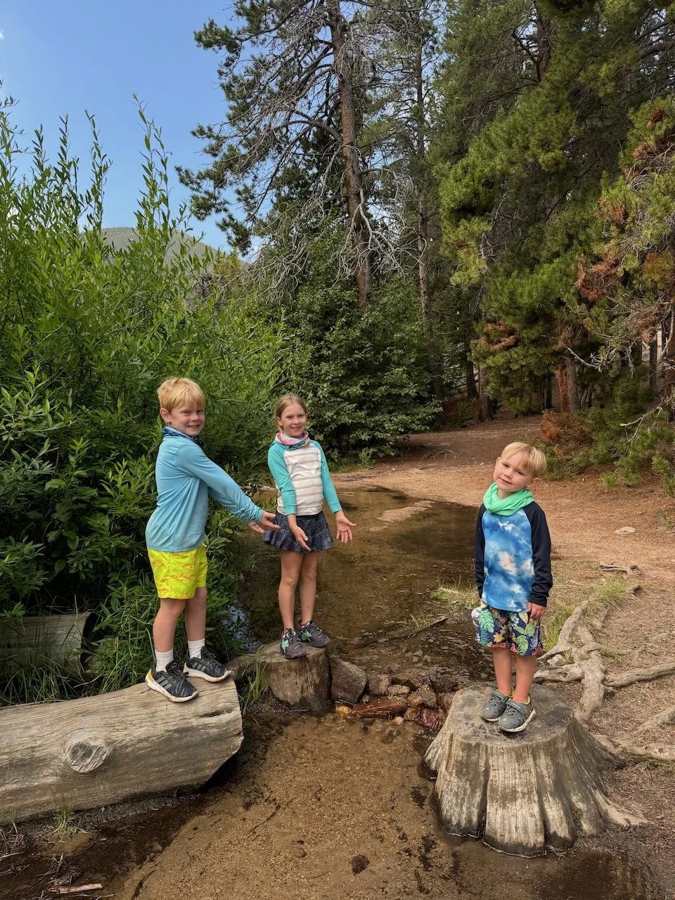 2025 eoy family kids hike - 10.jpeg