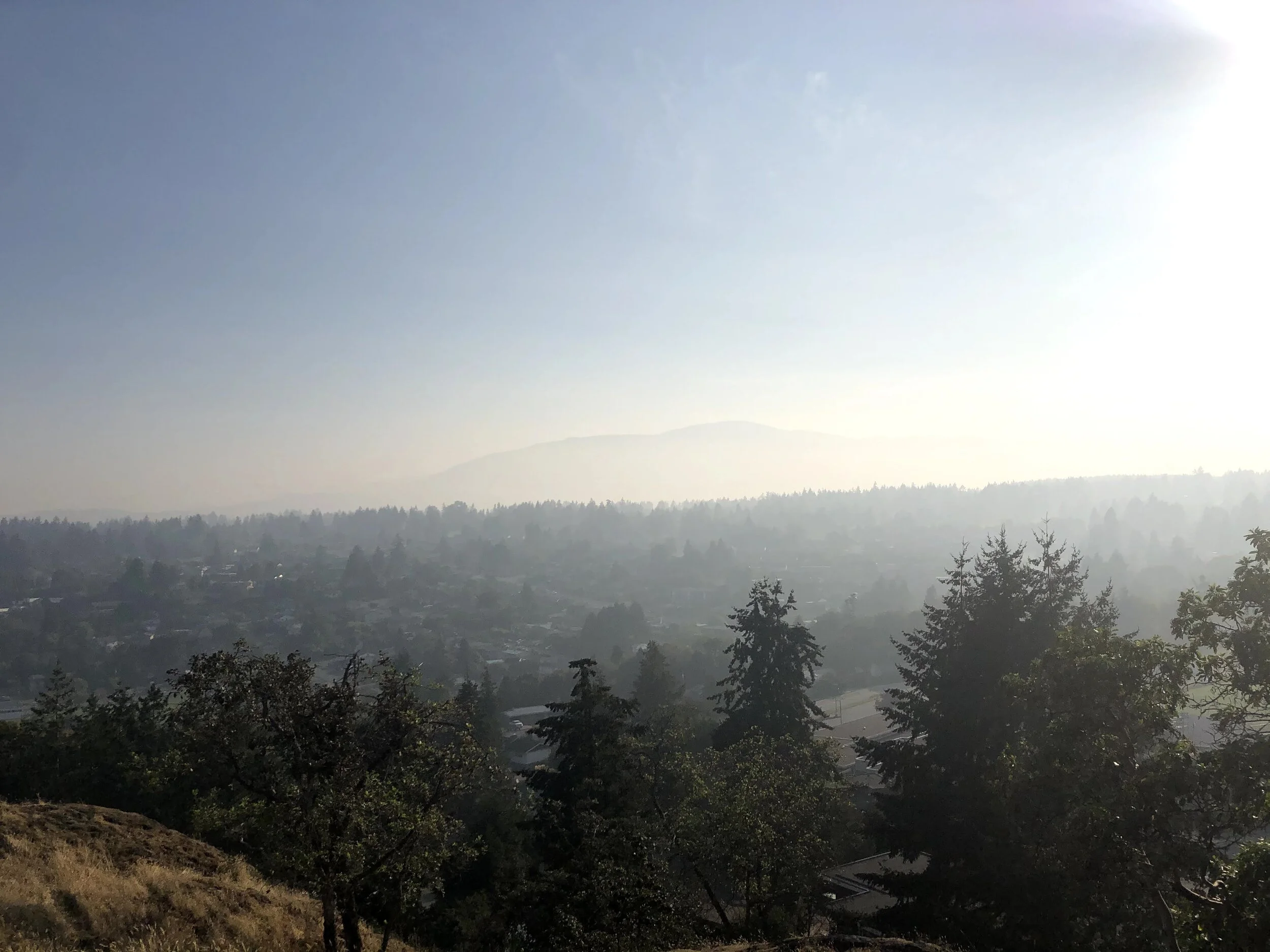 Smoke continues to hang in Nanaimo and in the region