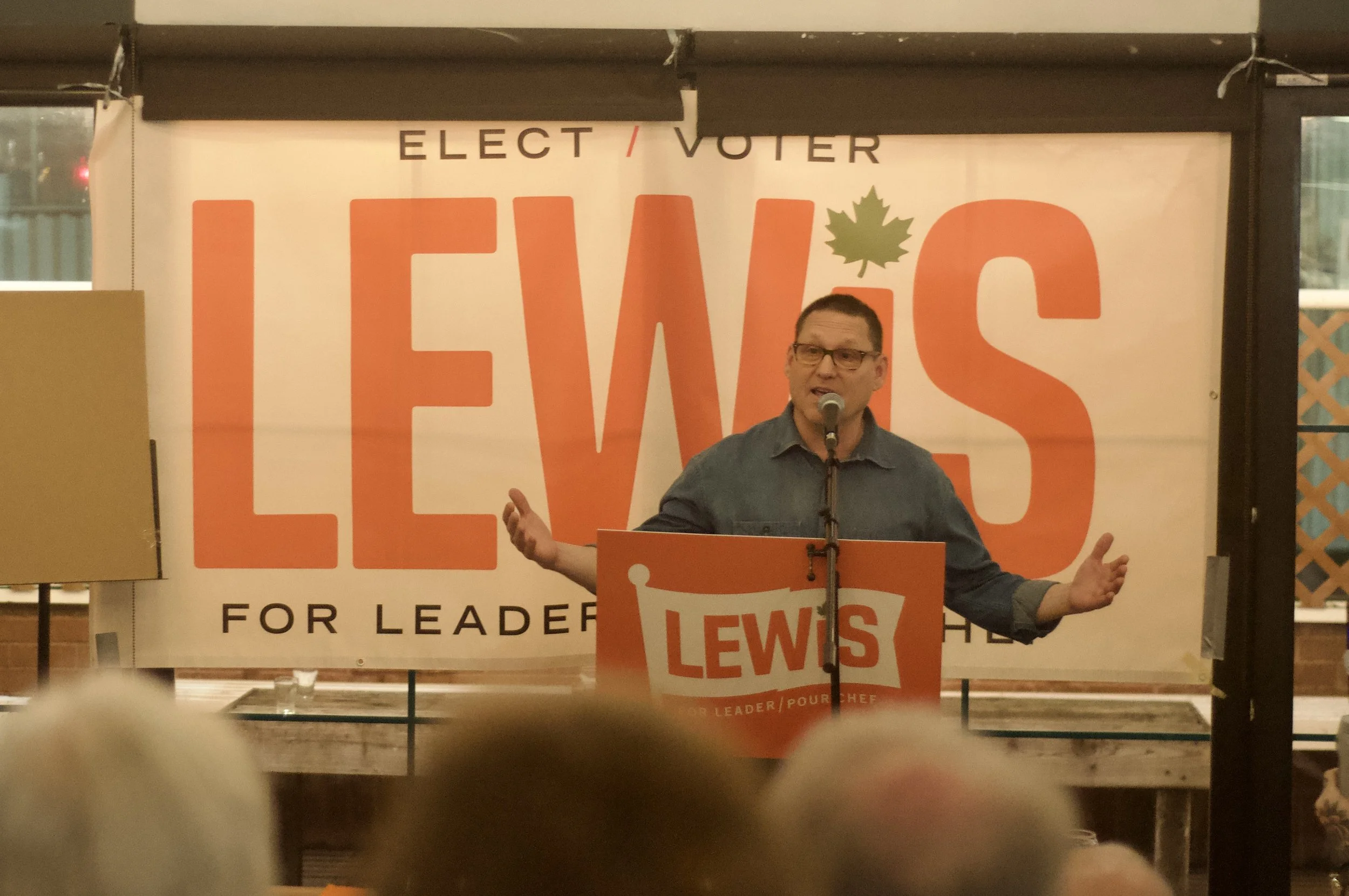 Avi Lewis, NDP Leadership contestant, launches town hall tour on Vancouver Island