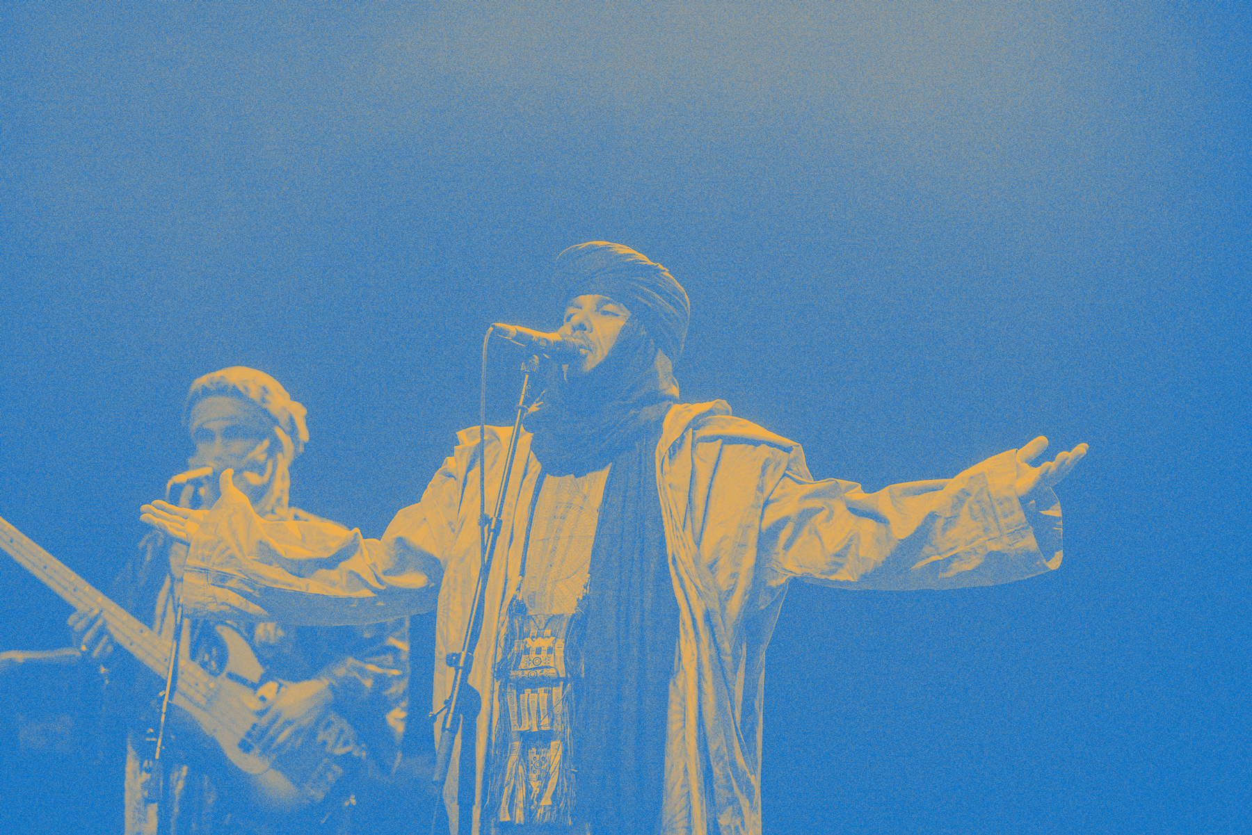 Far-and-Wide-Banner-Tinariwen-Live-Concert-at-Ancienne-Belgique-by-Kmeron-(CC-BY-NC-ND-2.0)-Banner.png