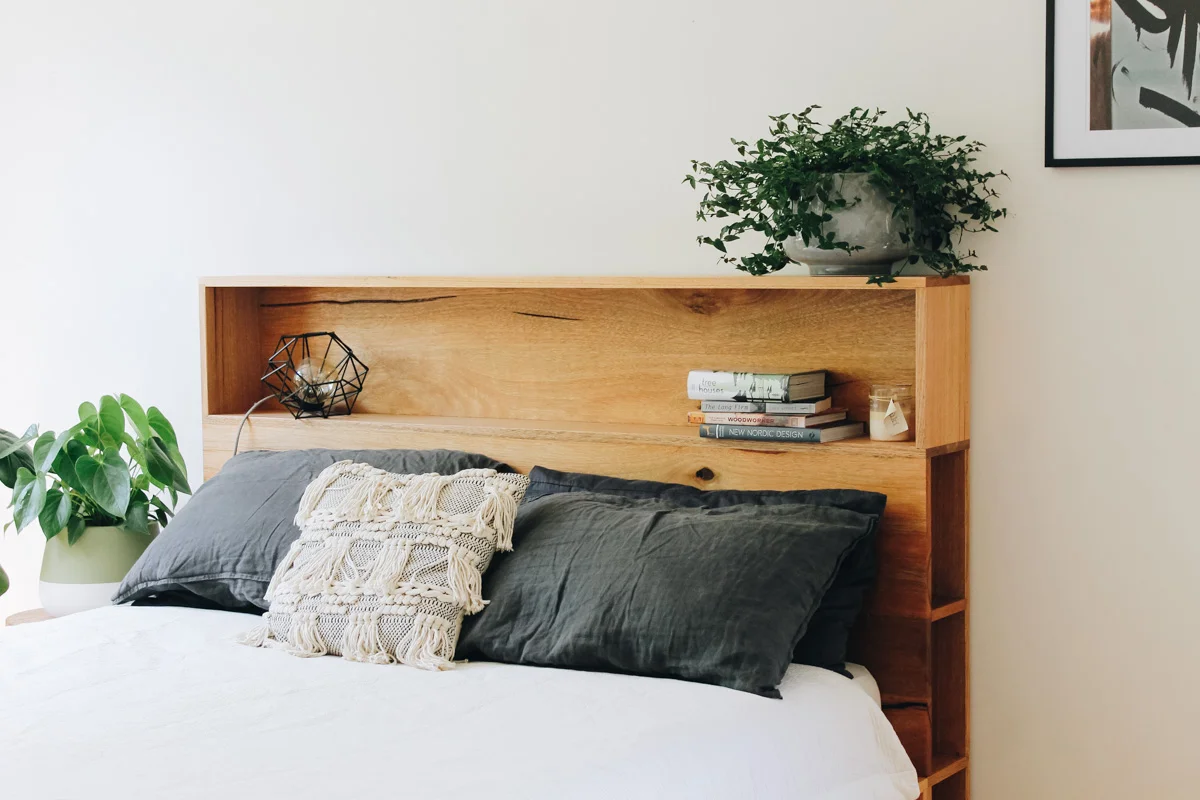PLATFORM BED WITH BOOKSHELF BEDHEAD — Al + Imo Custom Timber