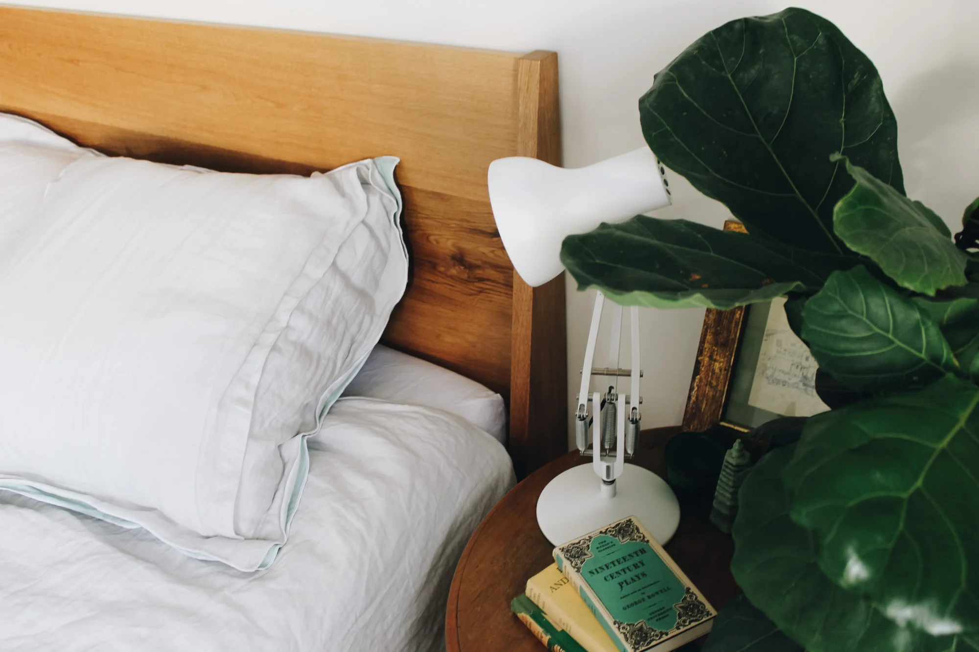 Al and Imo Handmade-mod-bed-custom-american-oak-bed-frame-mid-century-inspired-surf-coast-melbourne-australia-6.jpg