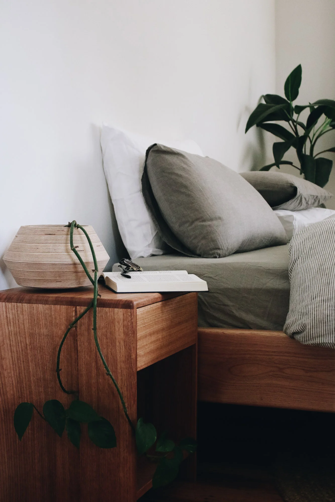 al-and-imo-handmade-simple-minimalist-low-timber-bed-frame-custom-australia-melbourne-10.jpg