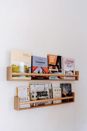 How To Make DIY Timber Hanging Bookshelves — Al + Imo | Custom Timber ...