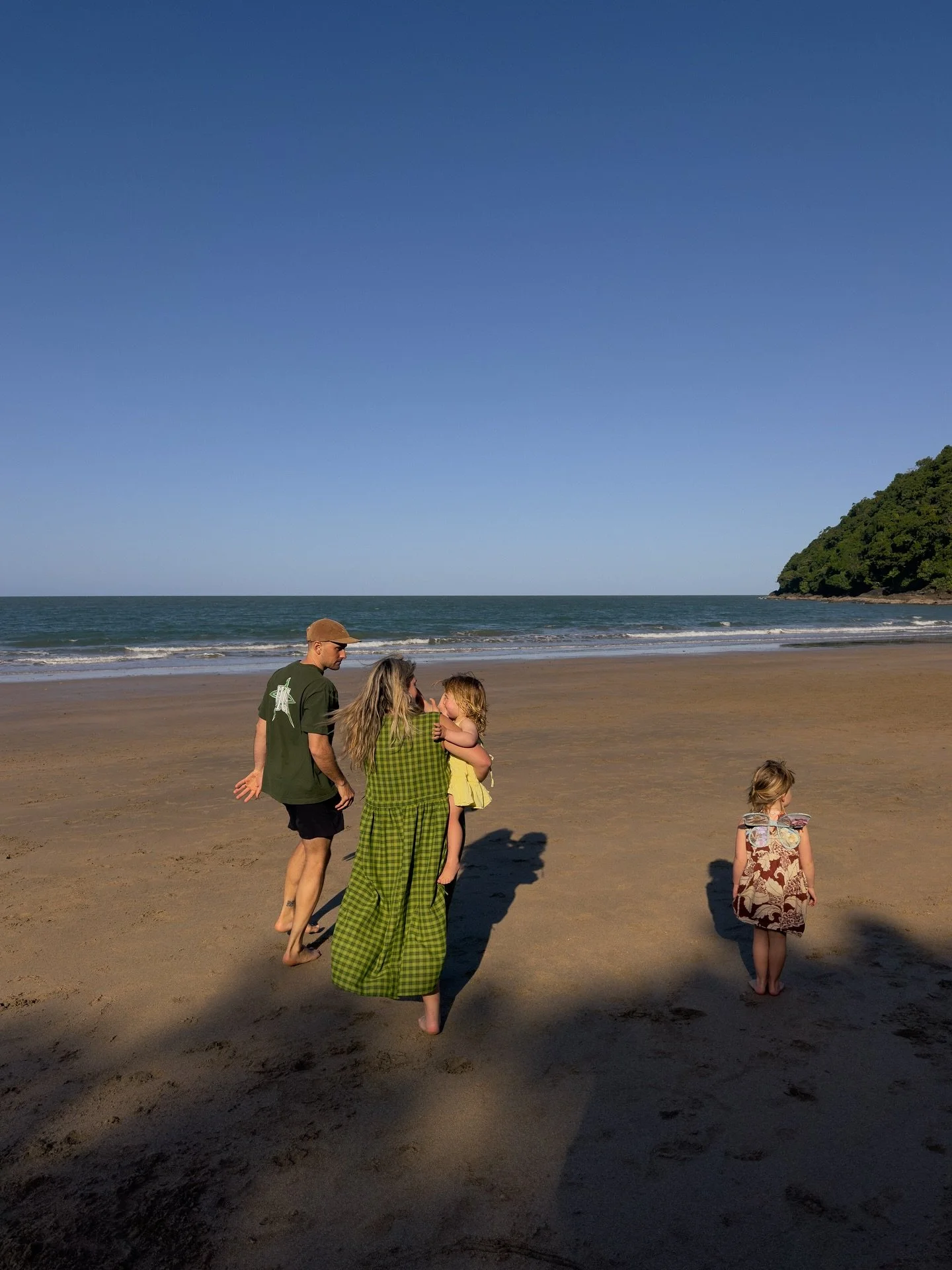Much needed holiday defrosting with family and friends back in my (Imo's) home town! We spent just over a week exploring, pool hopping and watching our girls play with my high school girlfriend's children - which is just such a trip-out!

FYI - Cairn