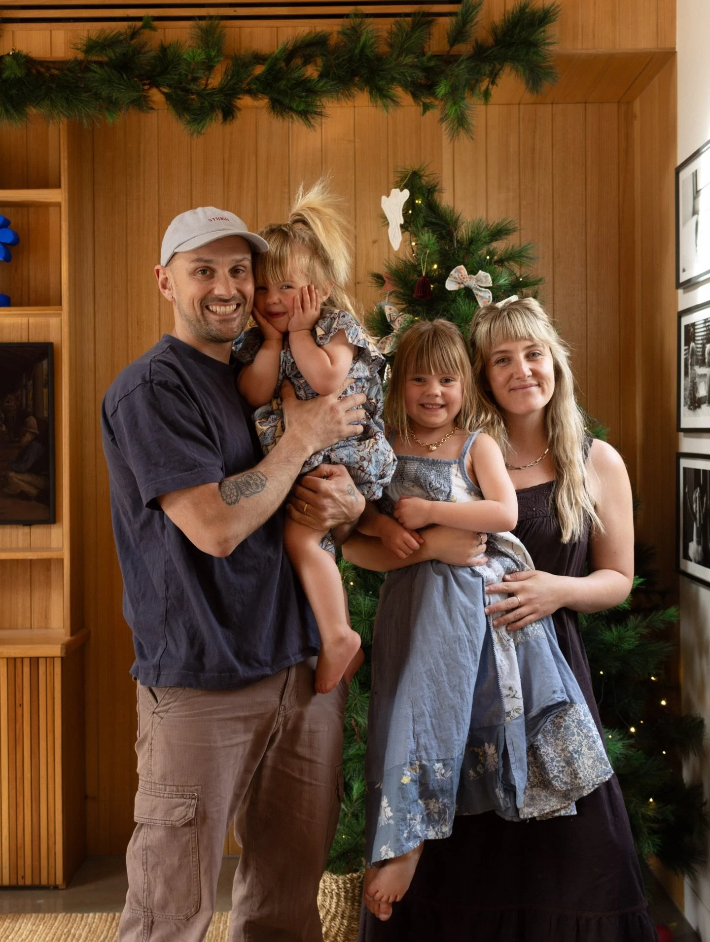 A couple of festive moments around the home, feels so good to have a pretty mush finished to decorate - a dream come true!

Another dream of mine is to experience a white Christmas one year!! 📝 ❄️✨🎄🤞

Good luck to everyone getting prepped for the 