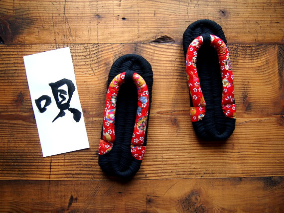 japanese.slippers.etsy.jpg