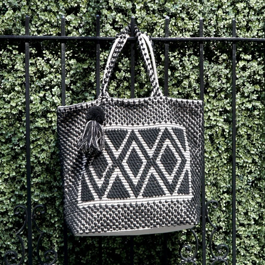 tote_black_1512x.jpg
