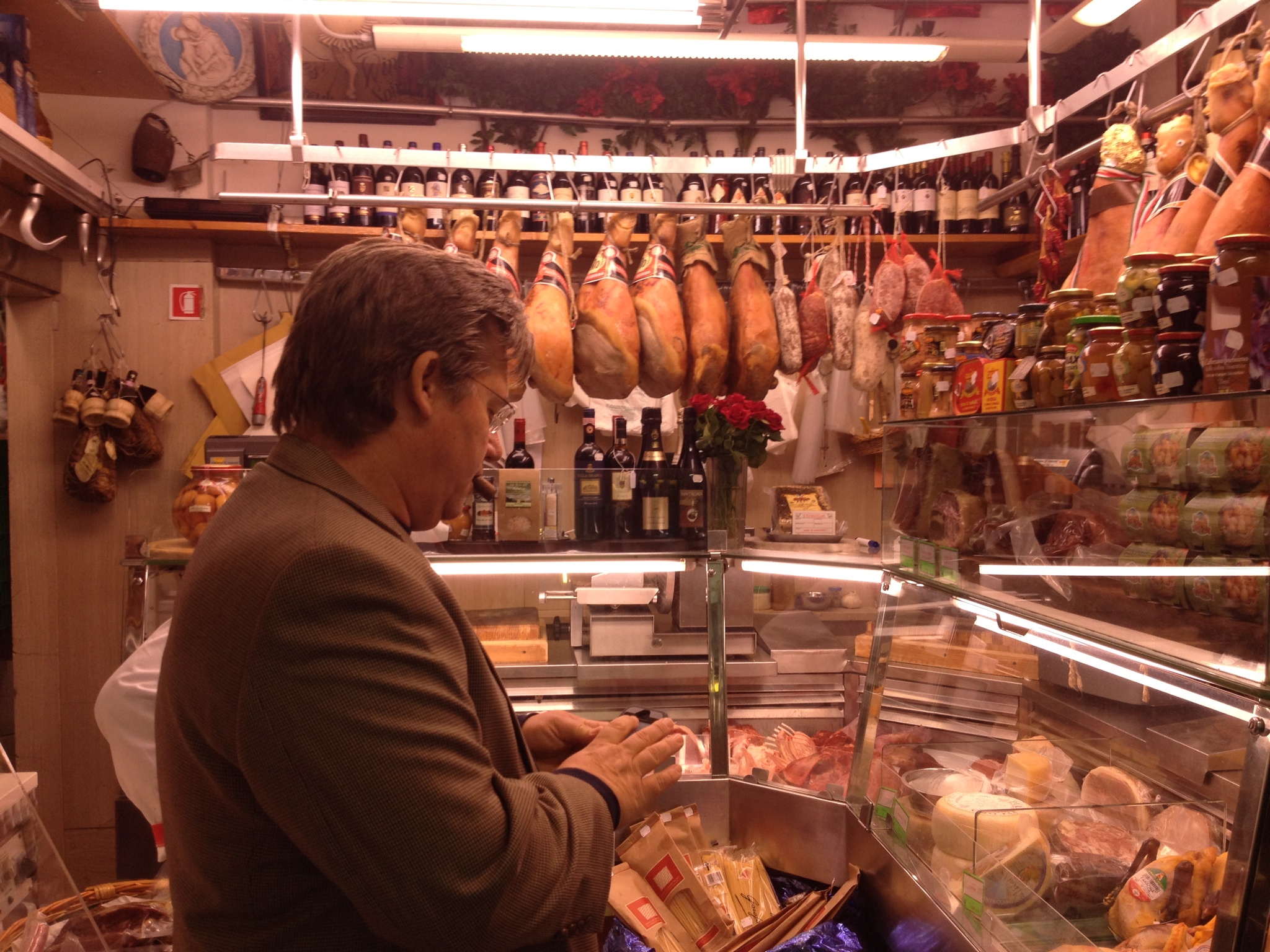 U.K. Culinary Professor Bob Perry visiting with his class at a typical market