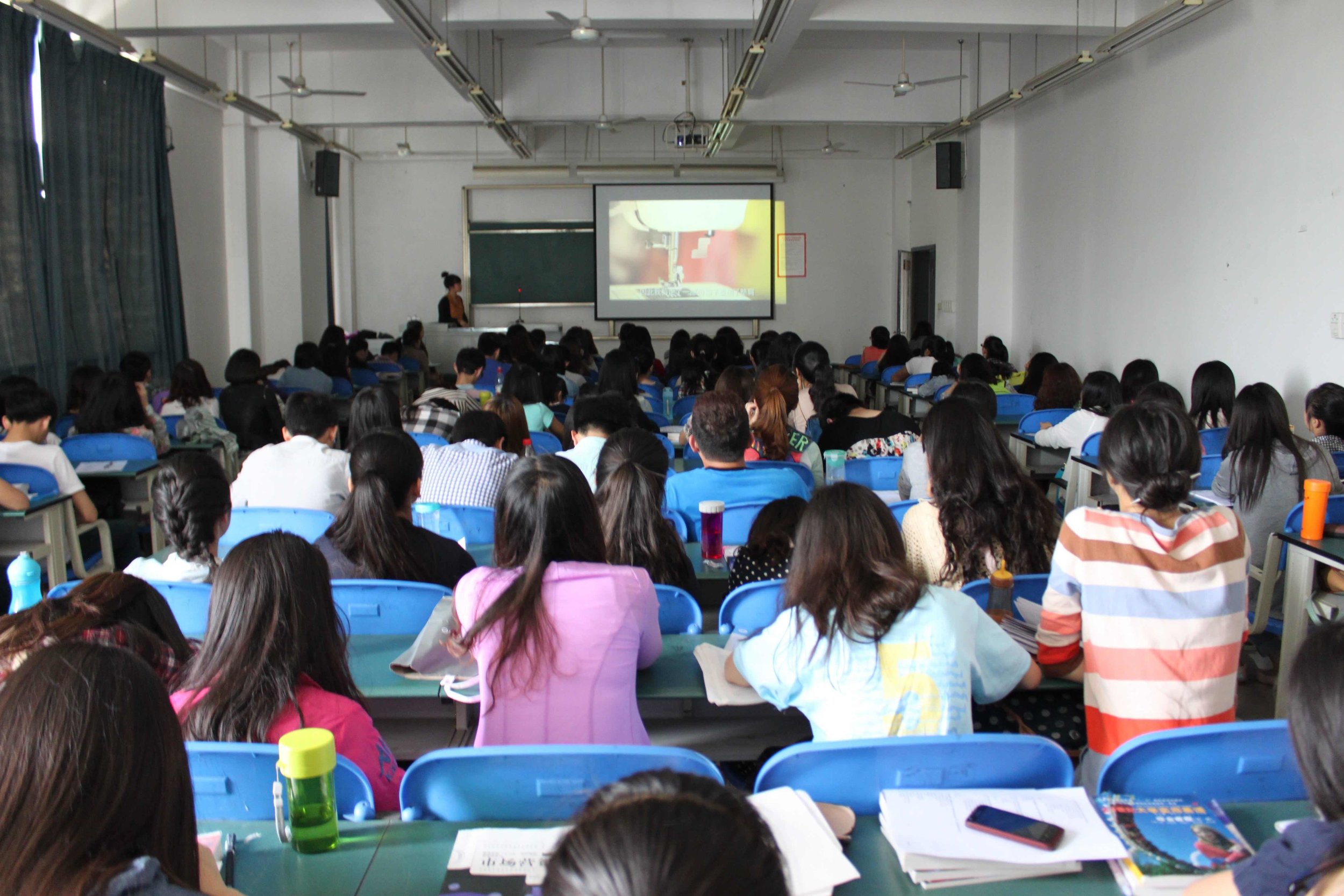 eda2013_lecture_sichuan-normal-university.jpg
