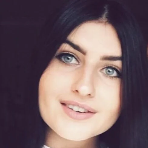 657_WrightChloe_headshot.jpg