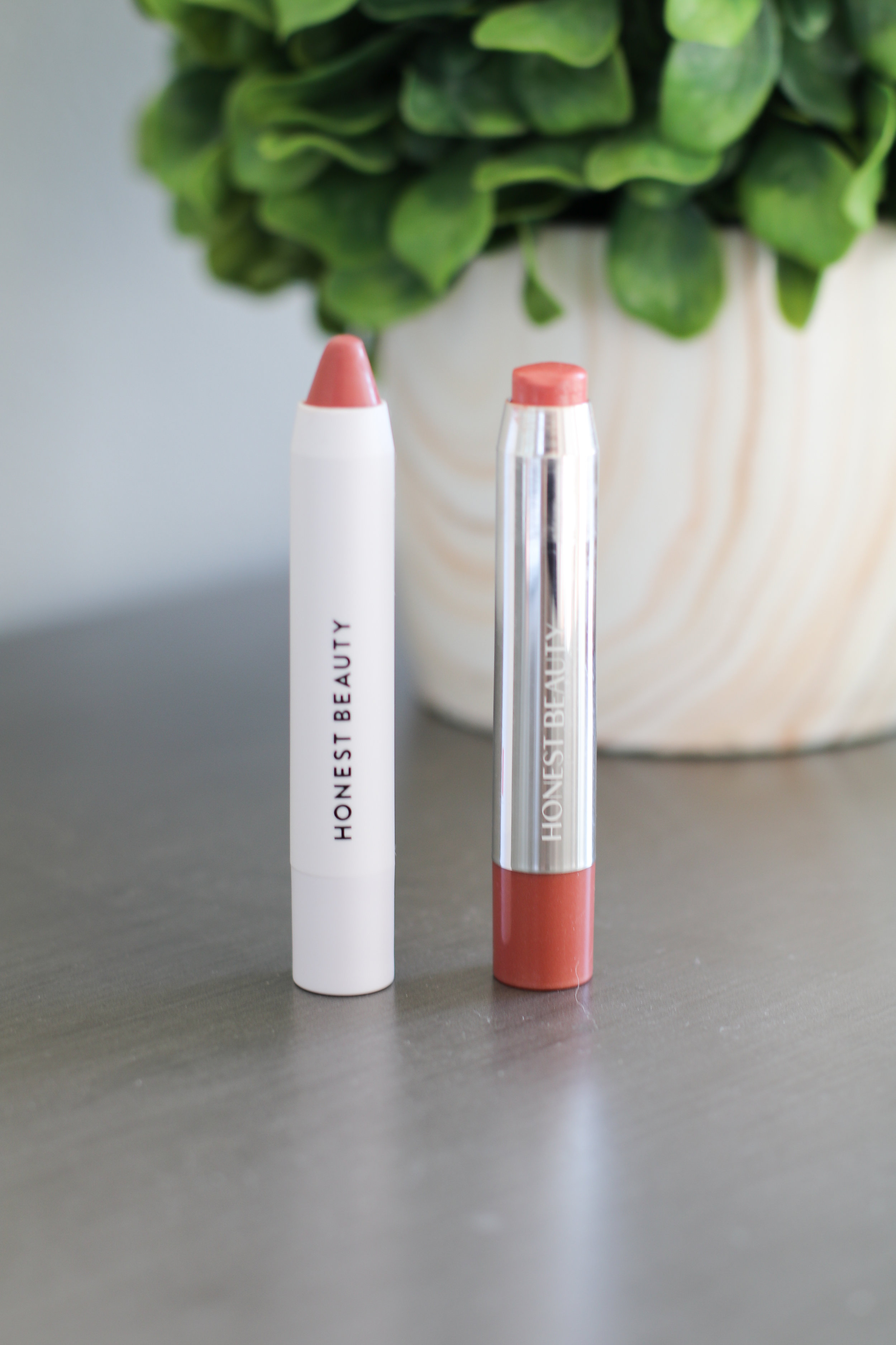 honestbeautylipstickbyloganranhofer.jpg