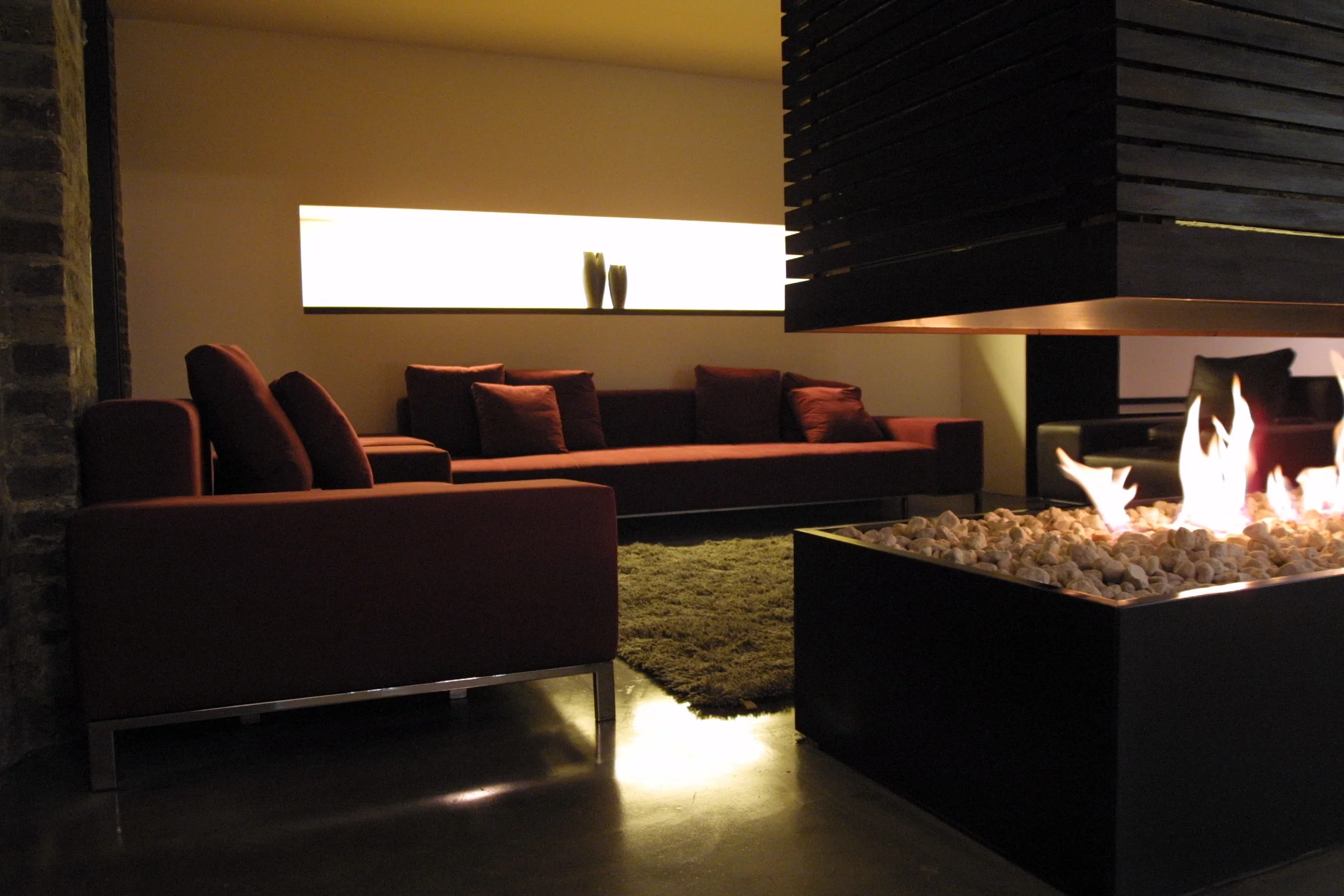 Living Rm-fireplace.JPG