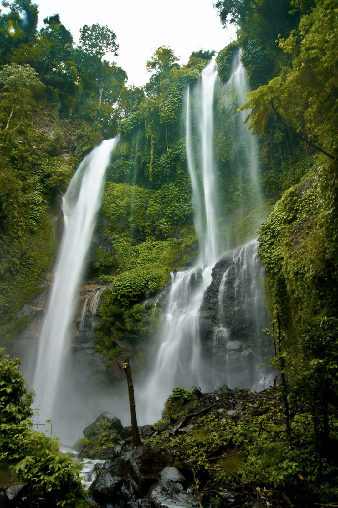 sekumpul-waterfall-03-junot-adiputra.jpg