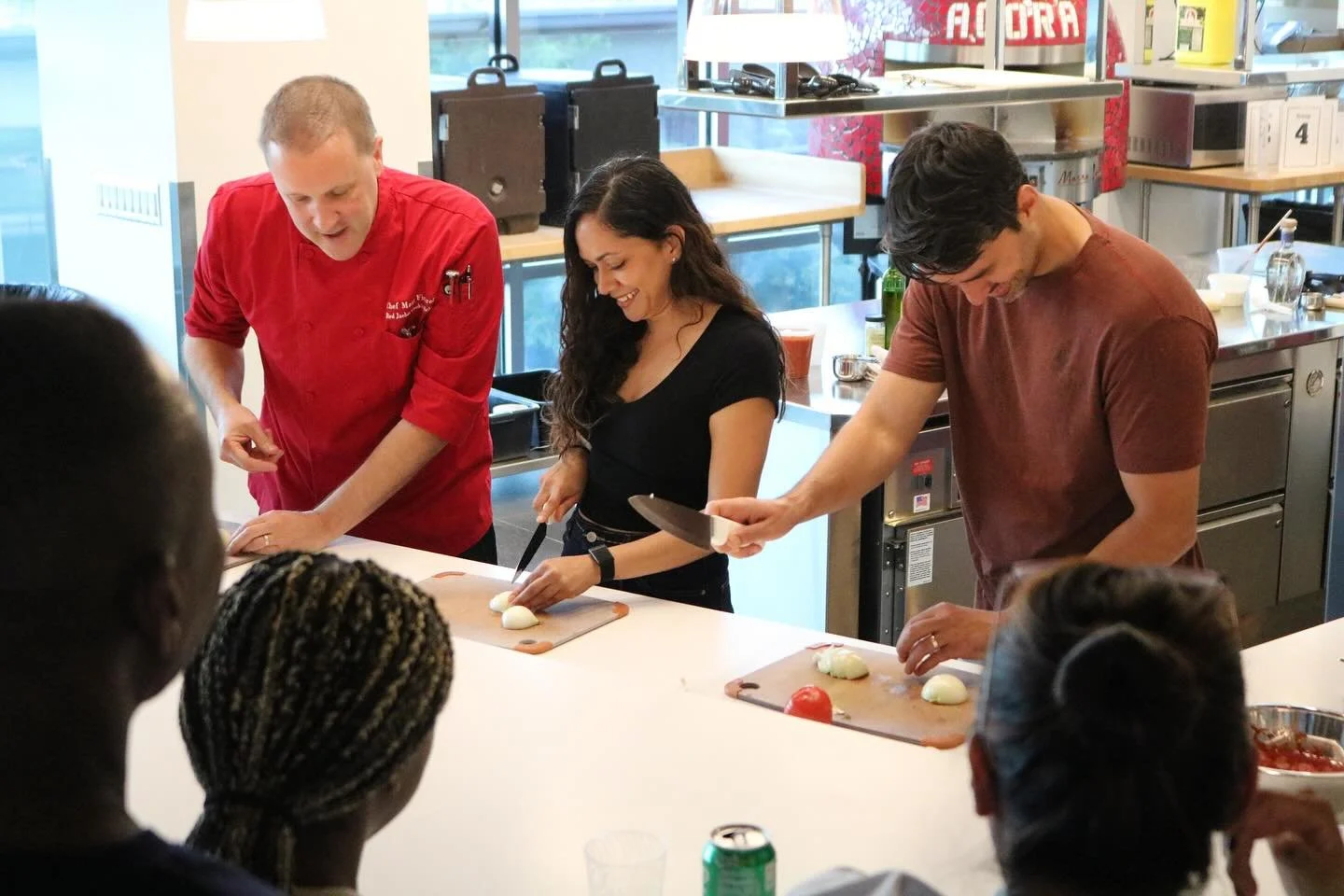 Fun times at @collectiveapts_ ,where tomatoes, cheese, tender chicken, and a bit of teamwork made for a fun and flavorful Italian cooking class w/ @chef_matt_finarelli. 🍝 ✨
.
.
.
.
.
#tbt #TheCollectiveDC #LifeAtTheCollective #CookingClass #Resident