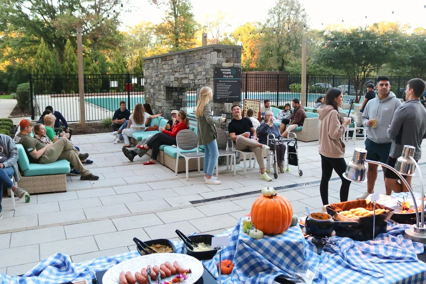 Bringing Oktoberfest to life with great food, festive spirits, and community connection. 🍺🥨
.
.
.
.
.
#Oktoberfest #OktoberfestVibes #FallFestivities #resessential #residentevents #communityliving #CommunityVibes #washingtondc #CommunityEvents