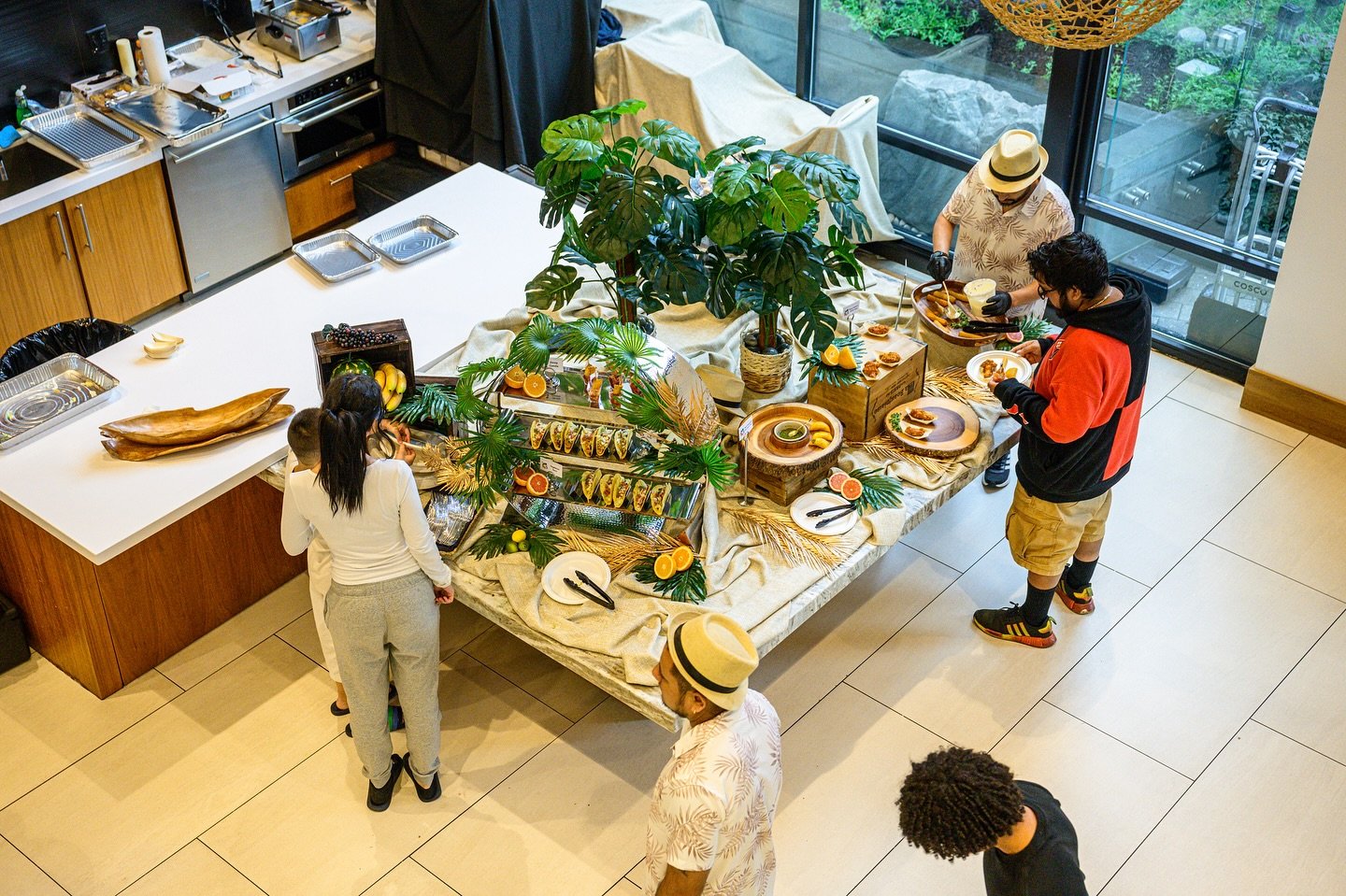 Every detail tells a story 💫
From cozy seasonal corners to festive pop-ups, our decorations are all about bringing neighbors together and turning shared spaces into shared memories. 🏡✨
.
.
.
.
.
#CommunityEvents #ResidentLife #EventRecap #resessent