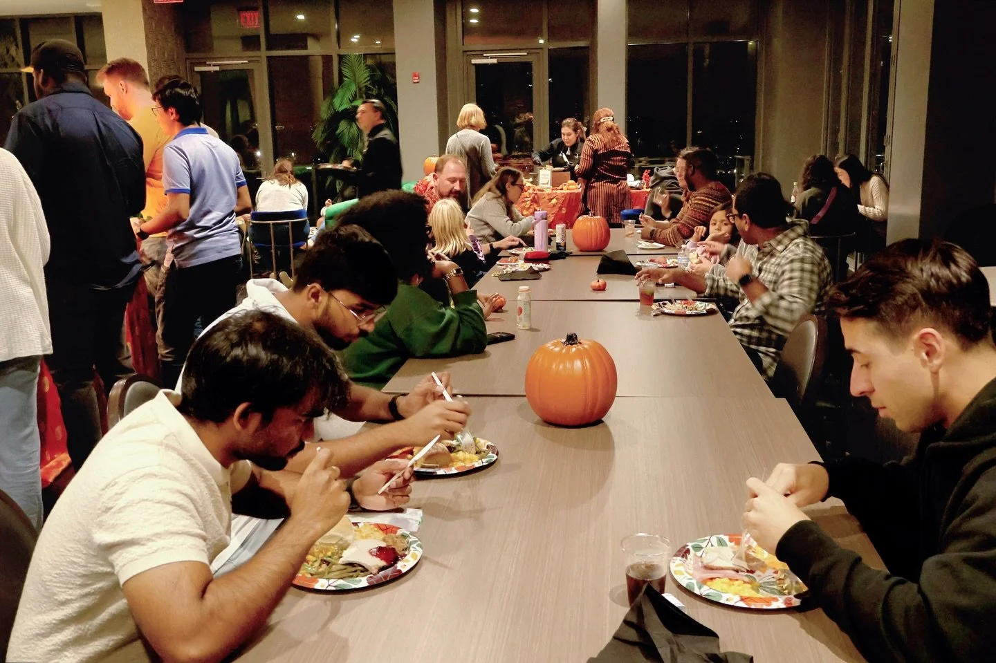 Thanksgiving is just around the corner, and the cozy vibes are already here.
Wishing you a warm, restful, and gratitude-filled week ahead. 🧡🍂
.
.
.
.
.
#ThanksgivingWeek #FallVibes #CozySeason #GratitudeMood #WarmMoments #CozyVibesOnly #HolidaySeas