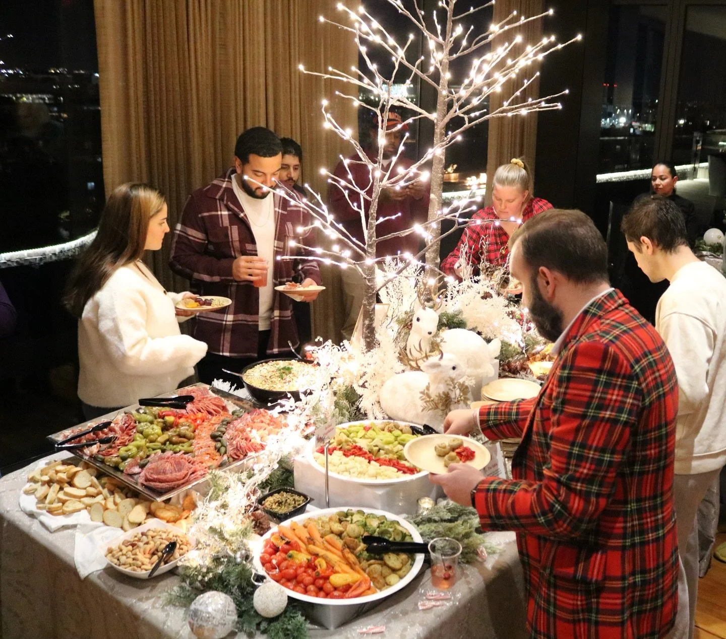 Holiday season is in full swing ✨🎄
Festive vibes, cozy nights &amp; fun times&mdash;come kick off the season with us!
.
.
.
.
.
#HolidayKickoff #HolidaySeason #FestiveNights #HolidayGathering #WinterCelebration #DecemberVibes #HolidayFun #CozySeason