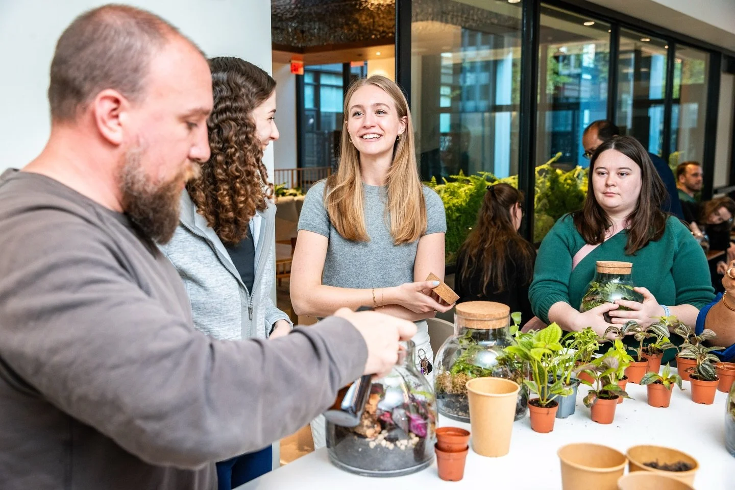 Terrarium Workshop

Soil on the table. Hands in the moss. Neighbors comparing their tiny ecosystems like they&rsquo;ve known each other for years. The terrarium workshop is always the quiet one that surprises everyone. 

Community, curated.

#resesse