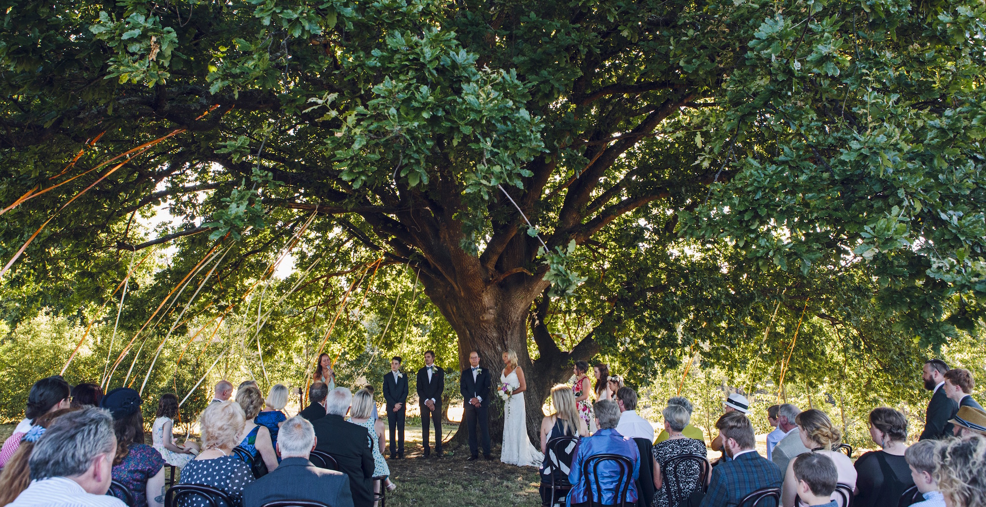 Pamela_James_garden wedding_tasmania.jpeg