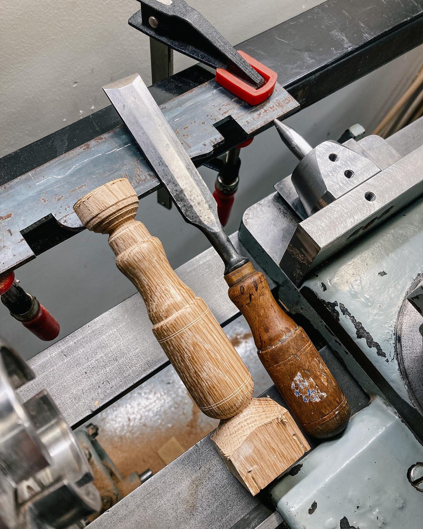 Prototype copy lathe attachment is complete (read: functional). I made a template of one of my favorite chisel handles by E.A. Berg to see how it works, and I&rsquo;m quite pleased so far. While i&rsquo;m perfectly capable of turning shapes like thes