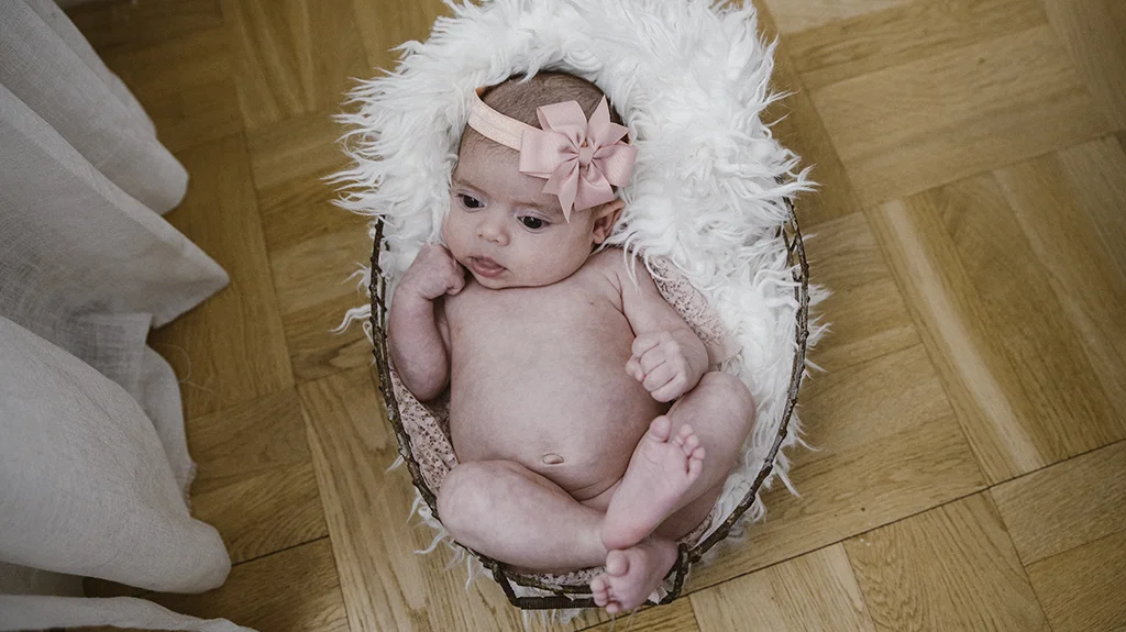 Fotograf Emma Schödin_Livia-6veckor_020.jpg