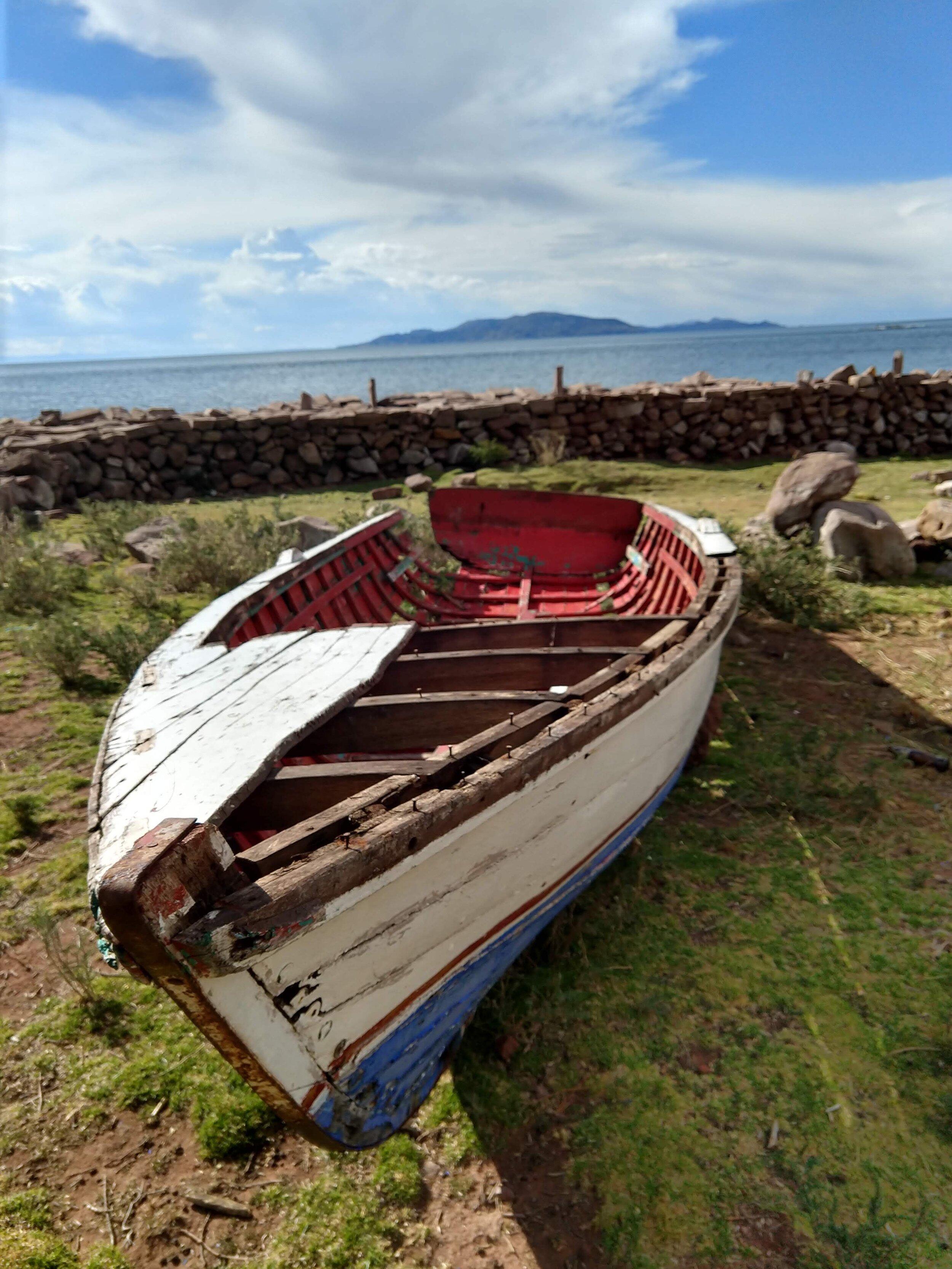 Taquile boat.jpg