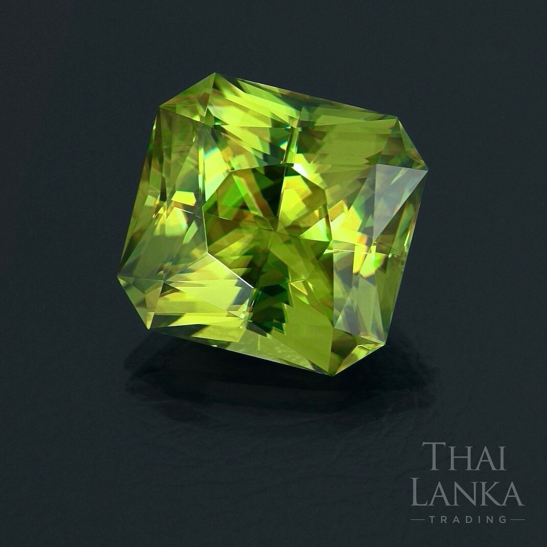 Exceptionally clean Madagascar Sphene! This fine yellowish-green 16.20ct stone is loupe clean, and cut in a bright radiant style to show dispersion even in indirect daylight. 🔥 
____________________________________________⁠⠀
▪️Gem Type: Sphene (Tita