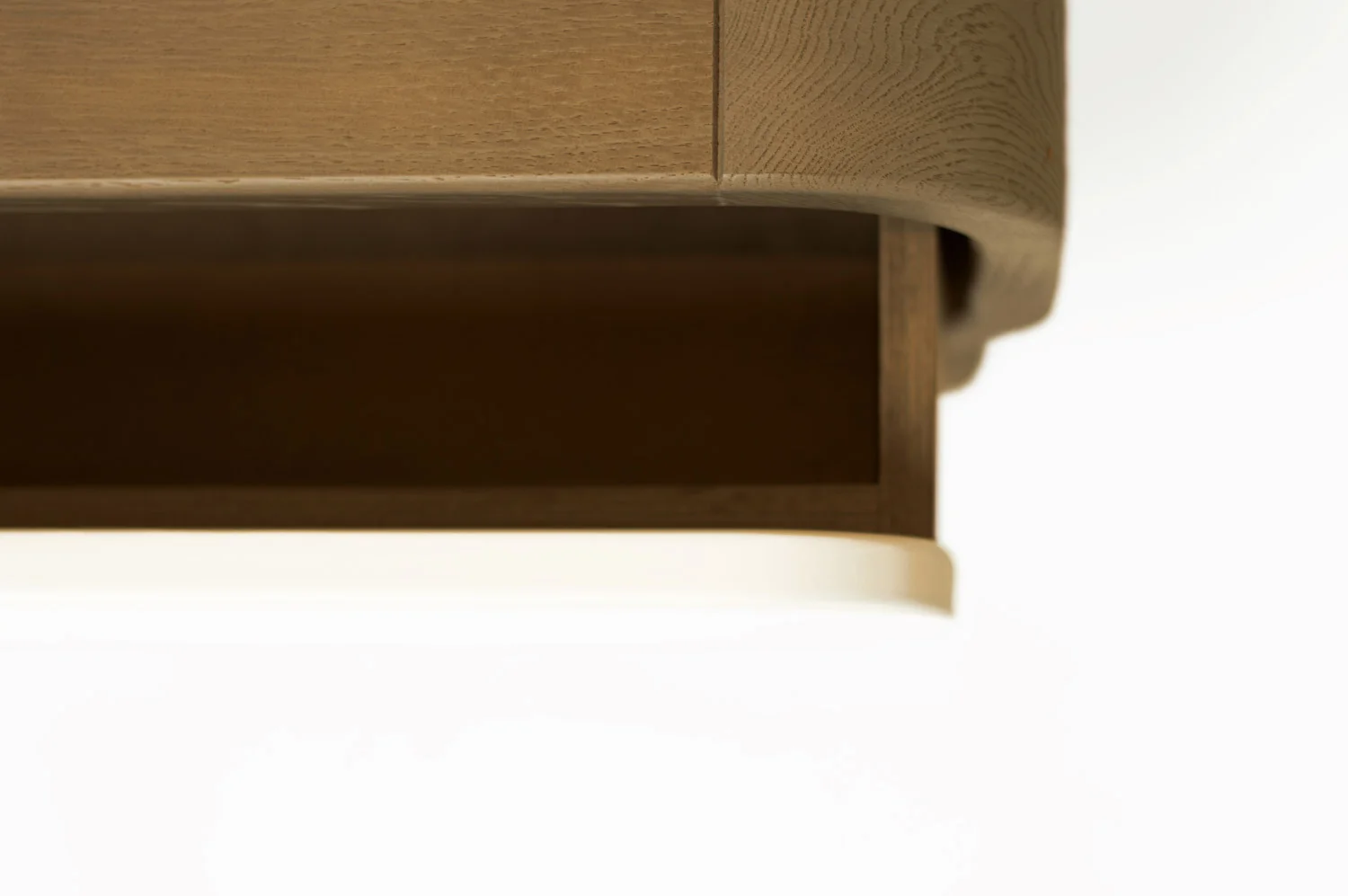 Naktinės spintelės, spintelės prie lovos, miegamojo spintelės, medinės spintelės, ąžuolinės spintelės, oak studio designs, ąžuoliniai baldai, baldai internetu, unikalios spintelės, lovos spintelės