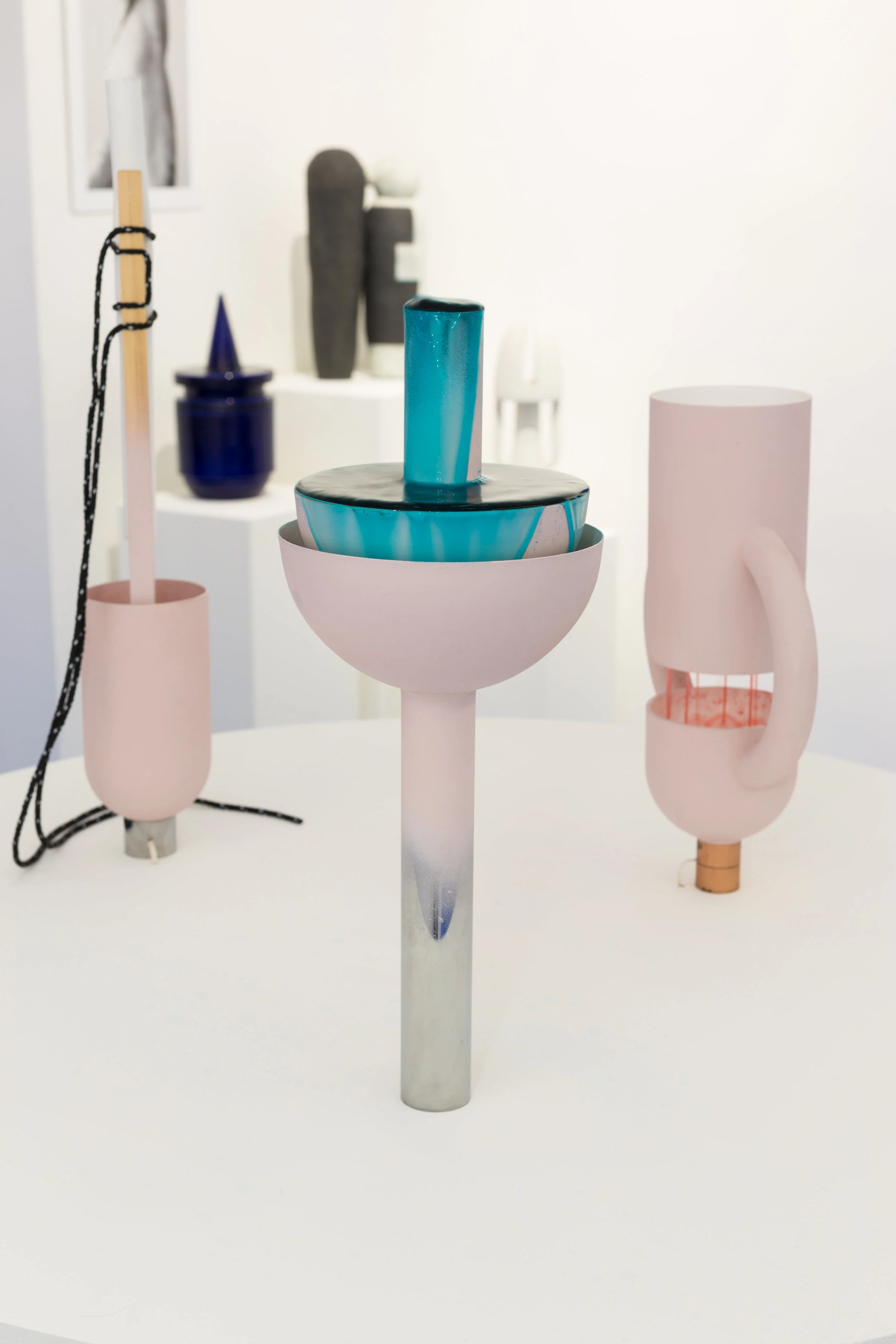 Arthur Hoffner,  Fontaines , 2017. Acier, PVC, chrome et cuivre, pompe d'aquarium, 43 x 18 x 18 cm