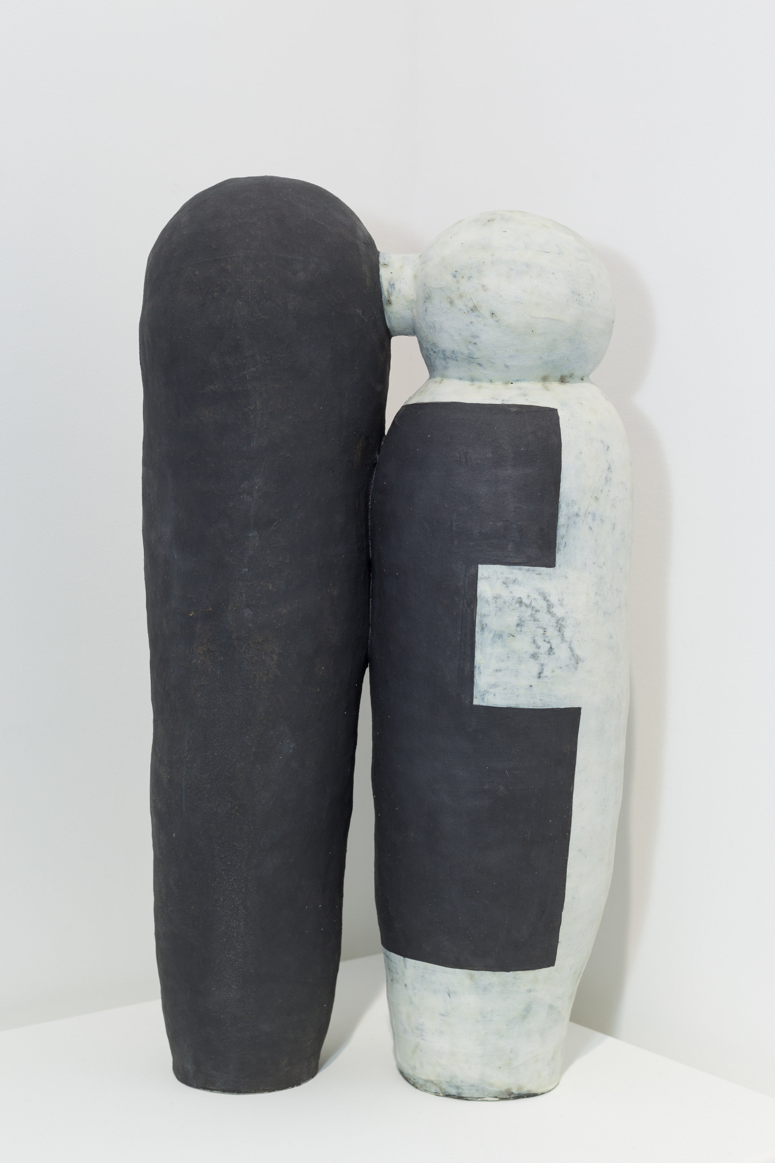 Daphe Corregan,  Connected Vessels , 2013. Grés, 55 x 24 x 12 cm