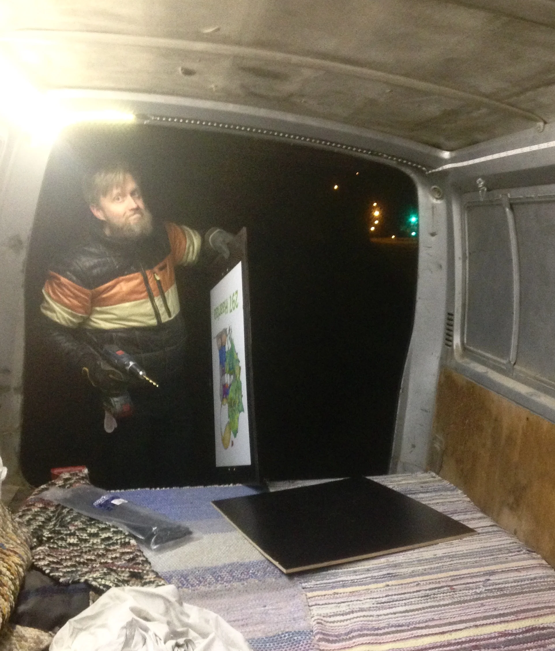 Power tools and a mobile workshop, this farmer is ready for everything! <3