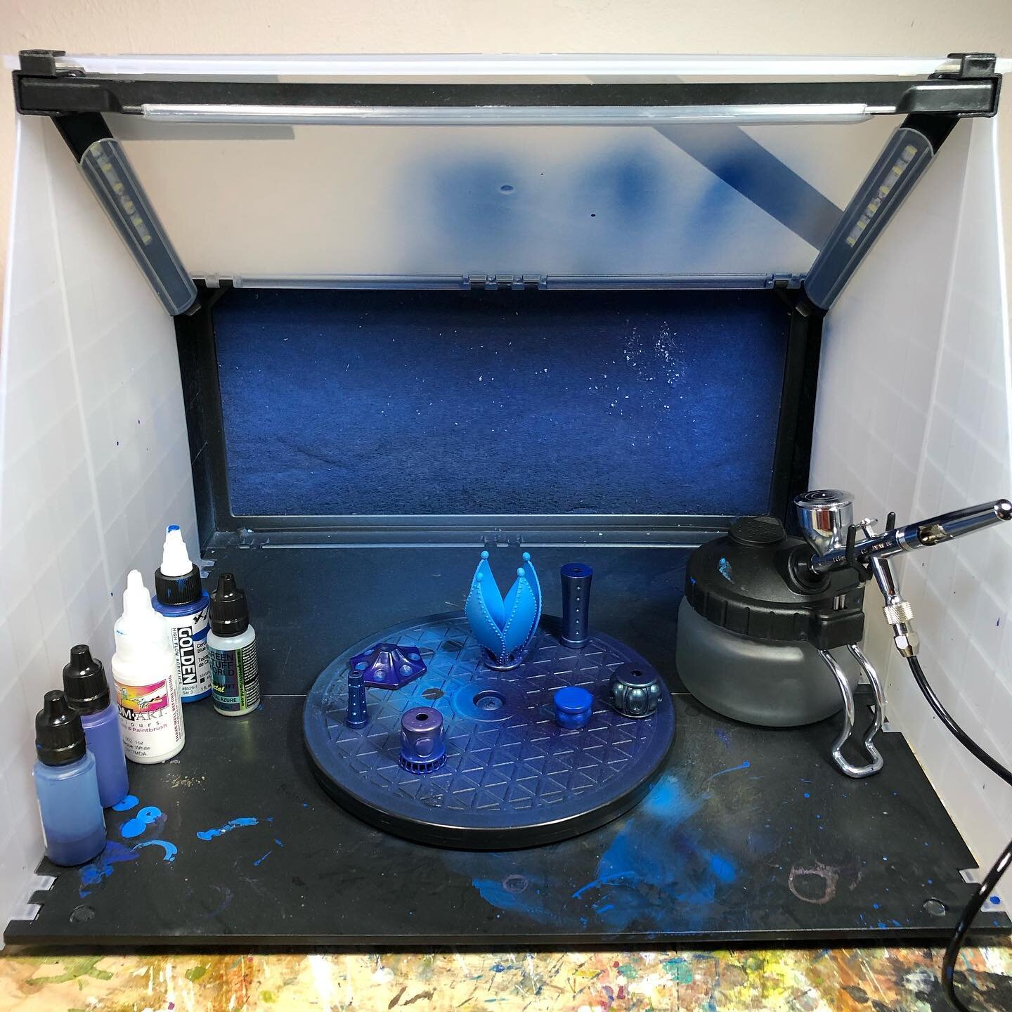 🎼What&rsquo;s this?
What&rsquo;s this?
There&rsquo;s spray paint everywhere!🎶 #iwata #iwataairbrush #iwataeclipse #airbrush #3dprinting #anycubicphoton #anycubic #acrylic #acrylicpainting