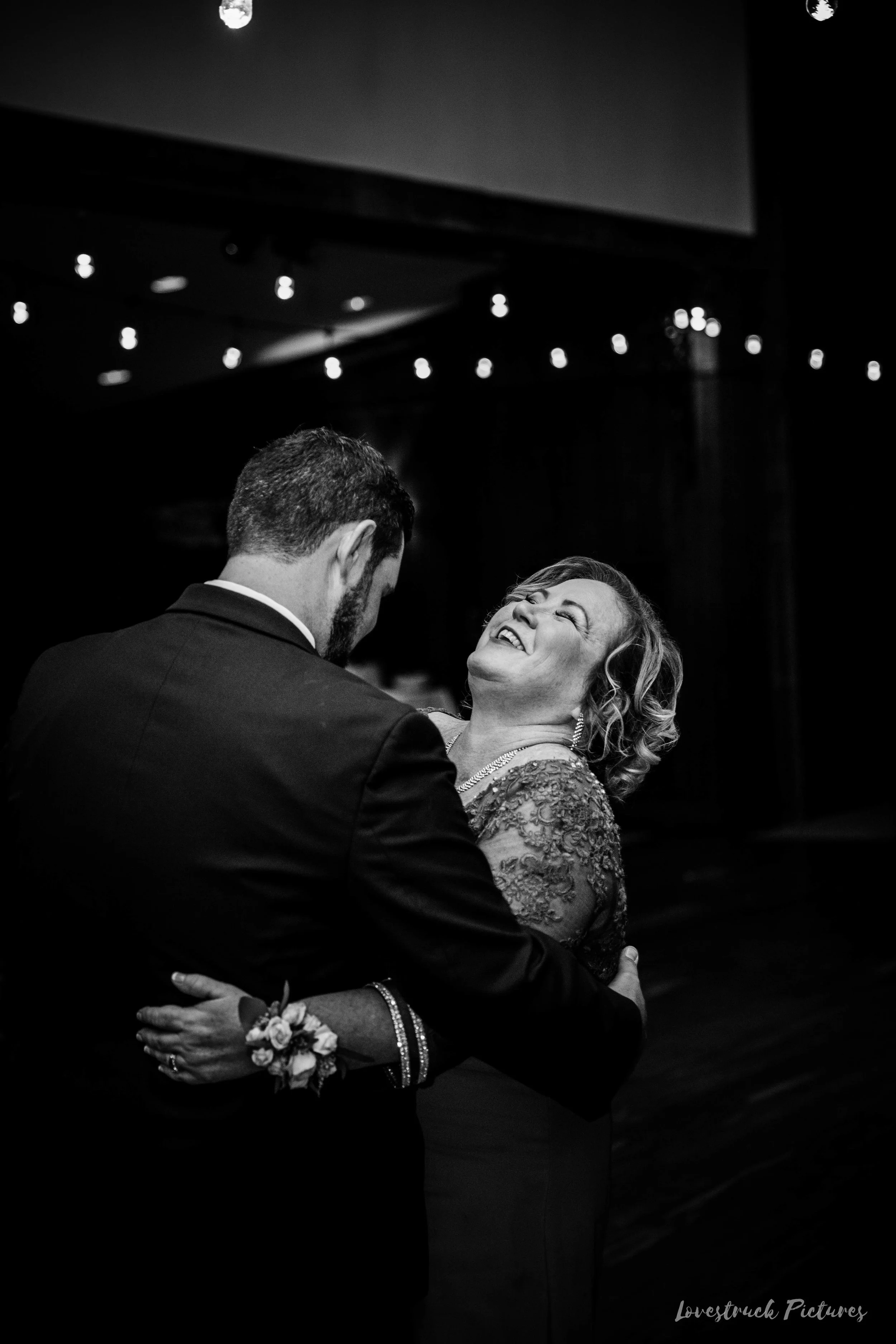 NORMANDY_FARMS_WEDDING_BLUEBELL_PA--76.jpg