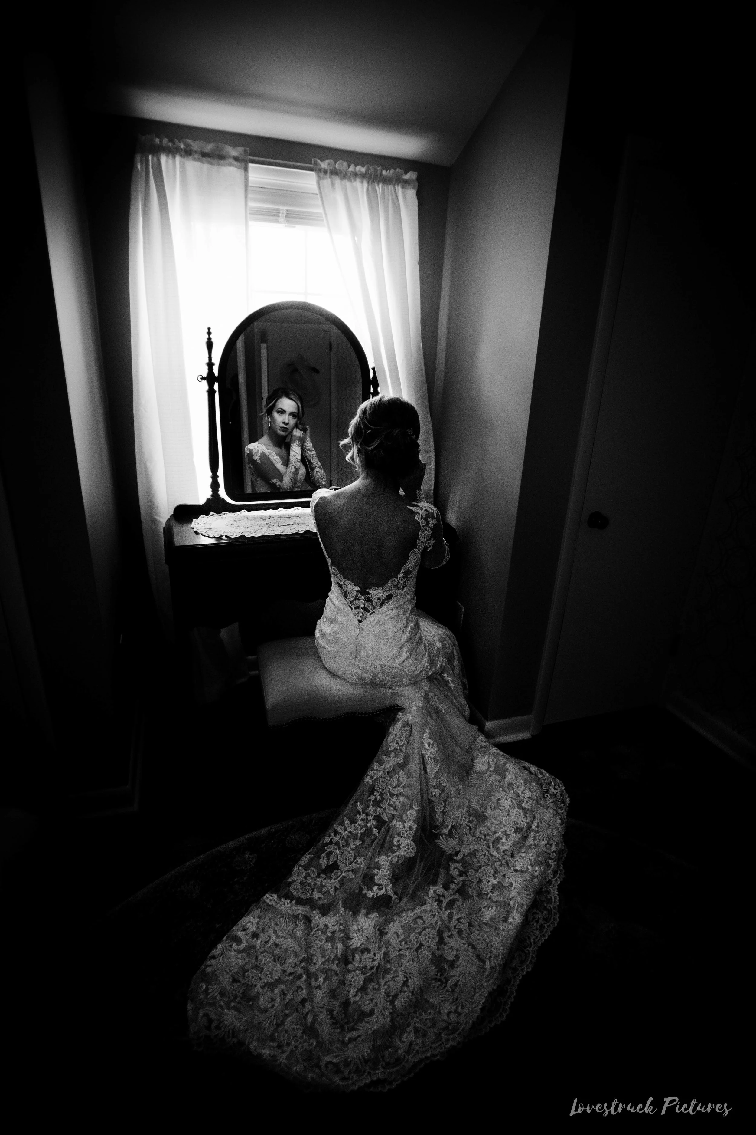SOUTHAMPTON_ROOM_WEDDING--49.jpg