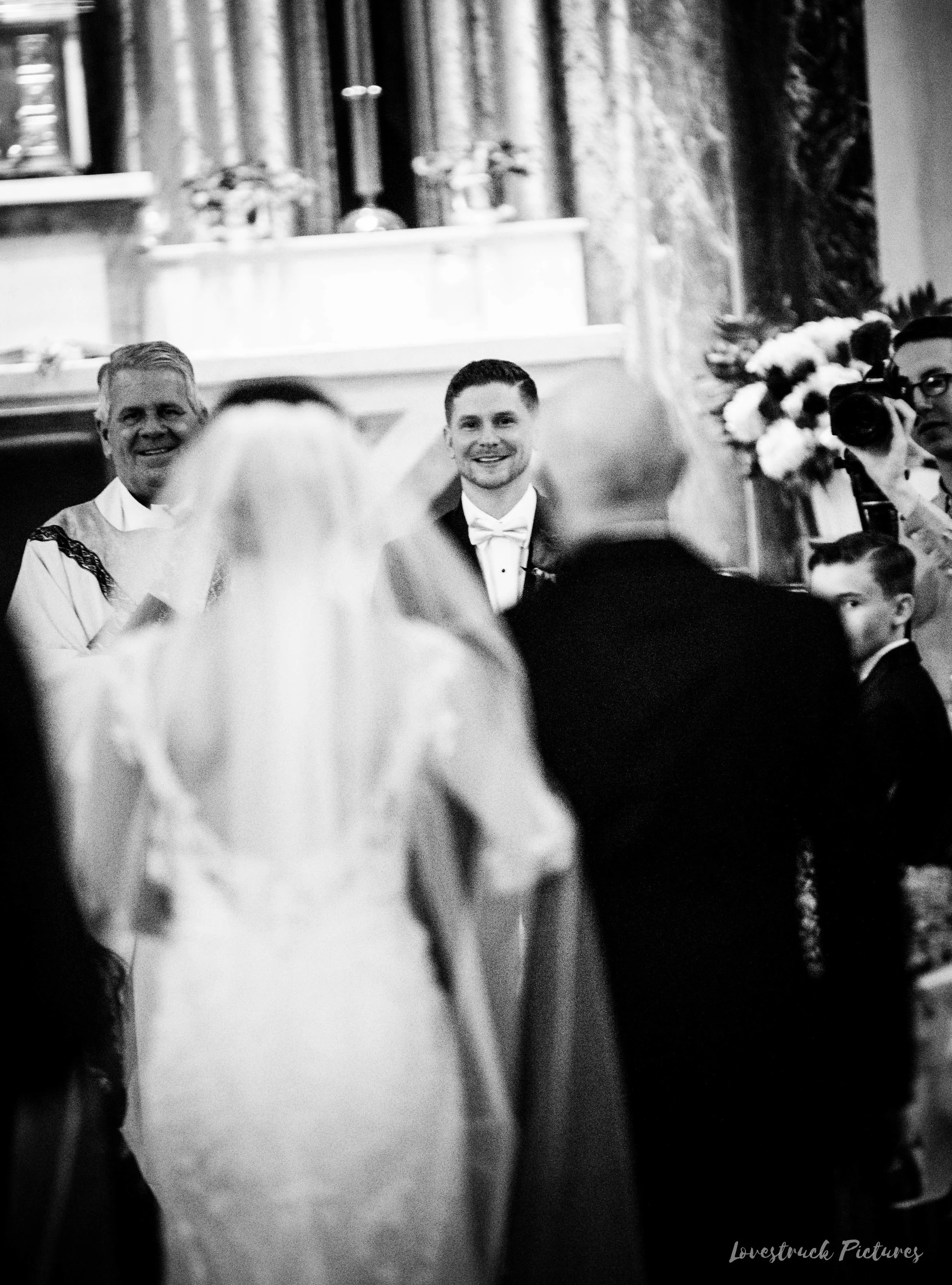 SOUTHAMPTON_ROOM_WEDDING--61.jpg