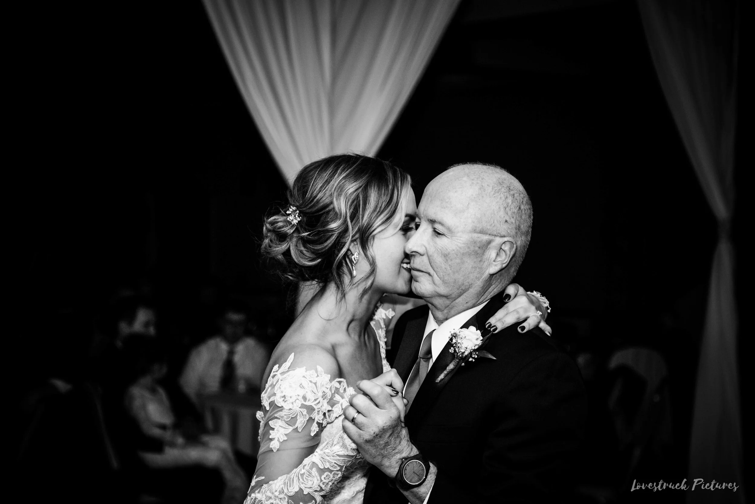 SOUTHAMPTON_ROOM_WEDDING--127.jpg