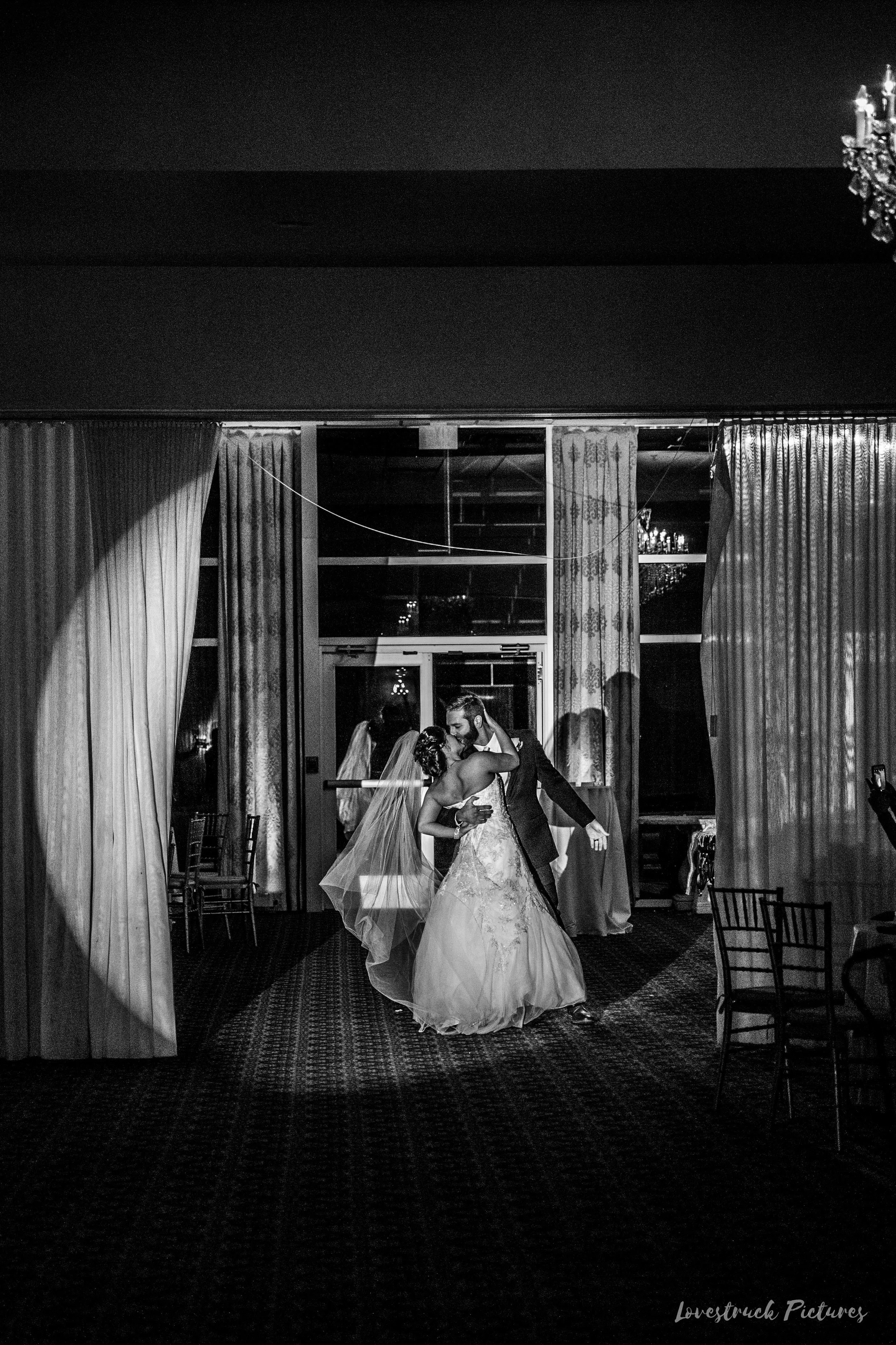 PHILADELPHIA_BALLROOM_WEDDING_PHOTOGRAPHY--88.jpg