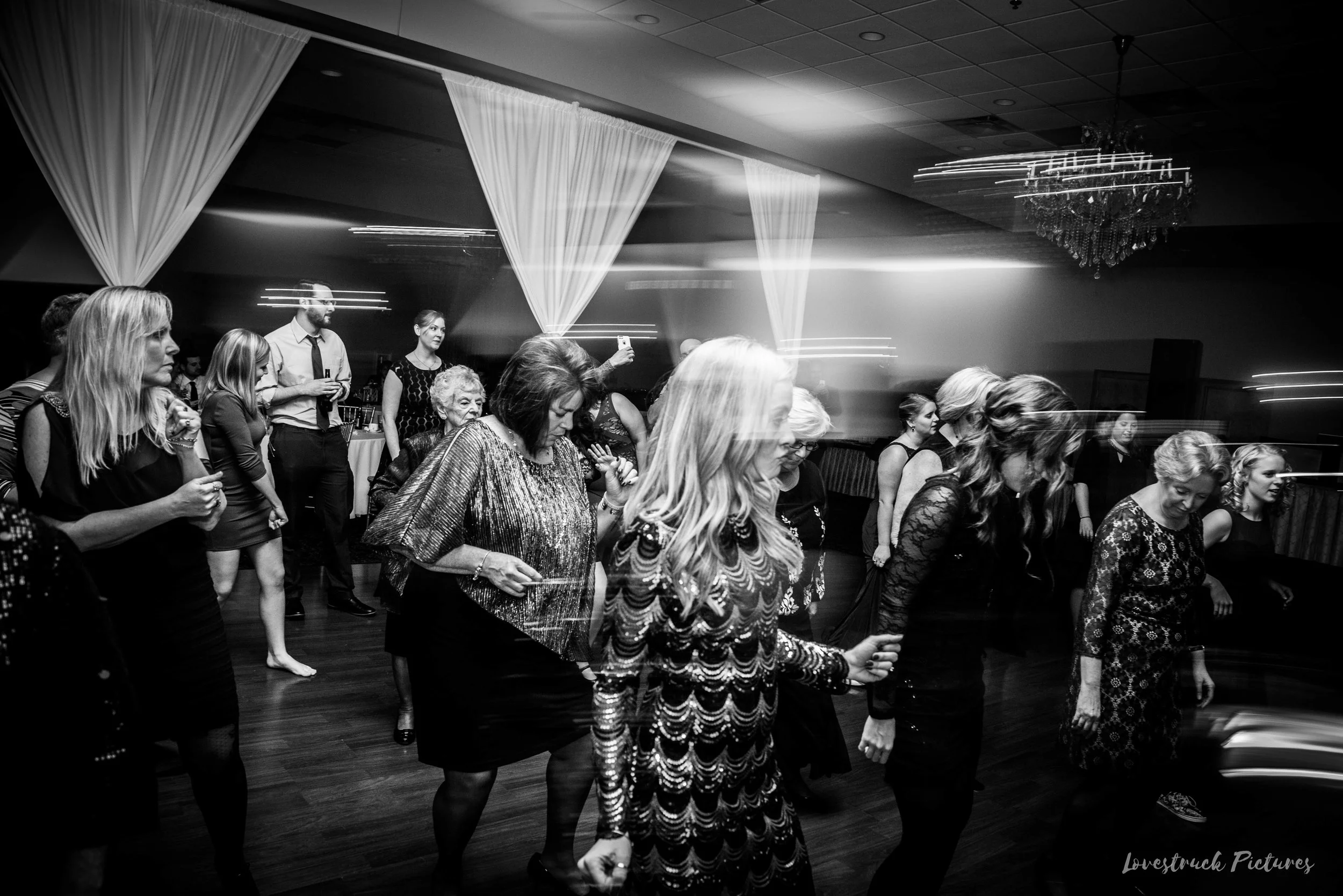 PHILADELPHIA_BALLROOM_WEDDING_PHOTOGRAPHY--115.jpg