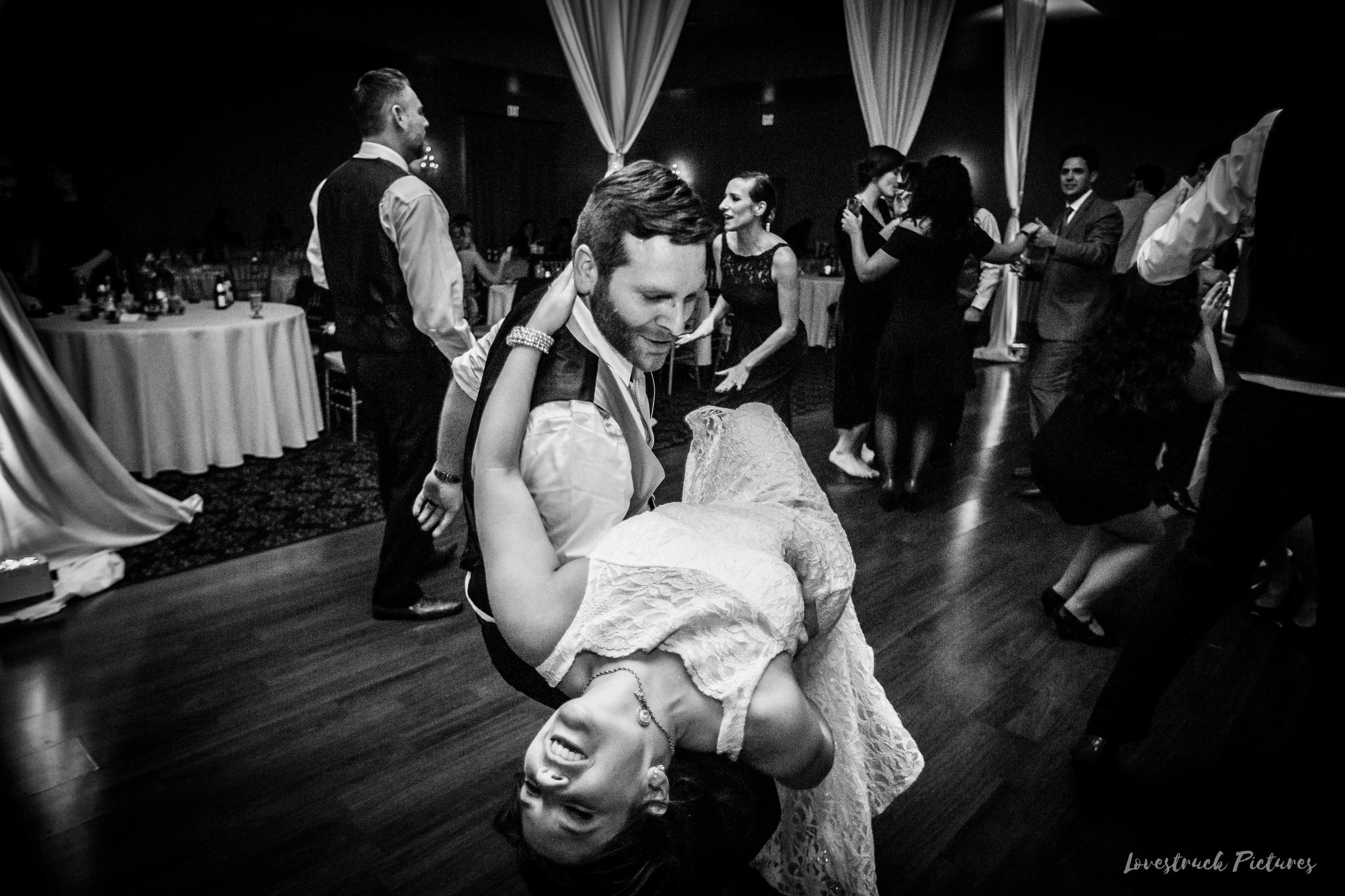 PHILADELPHIA_BALLROOM_WEDDING_PHOTOGRAPHY--131.jpg