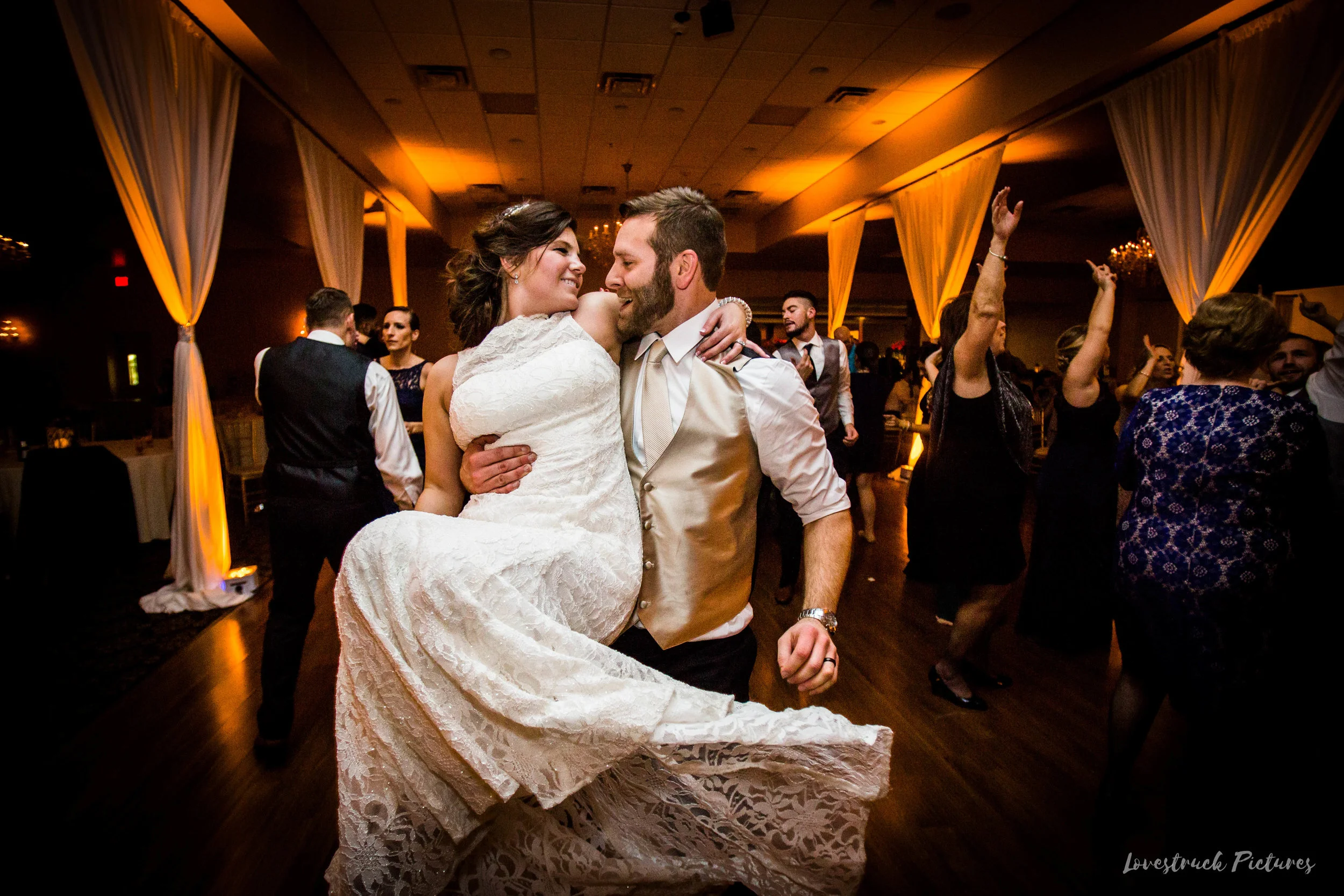 PHILADELPHIA_BALLROOM_WEDDING_PHOTOGRAPHY--132.jpg