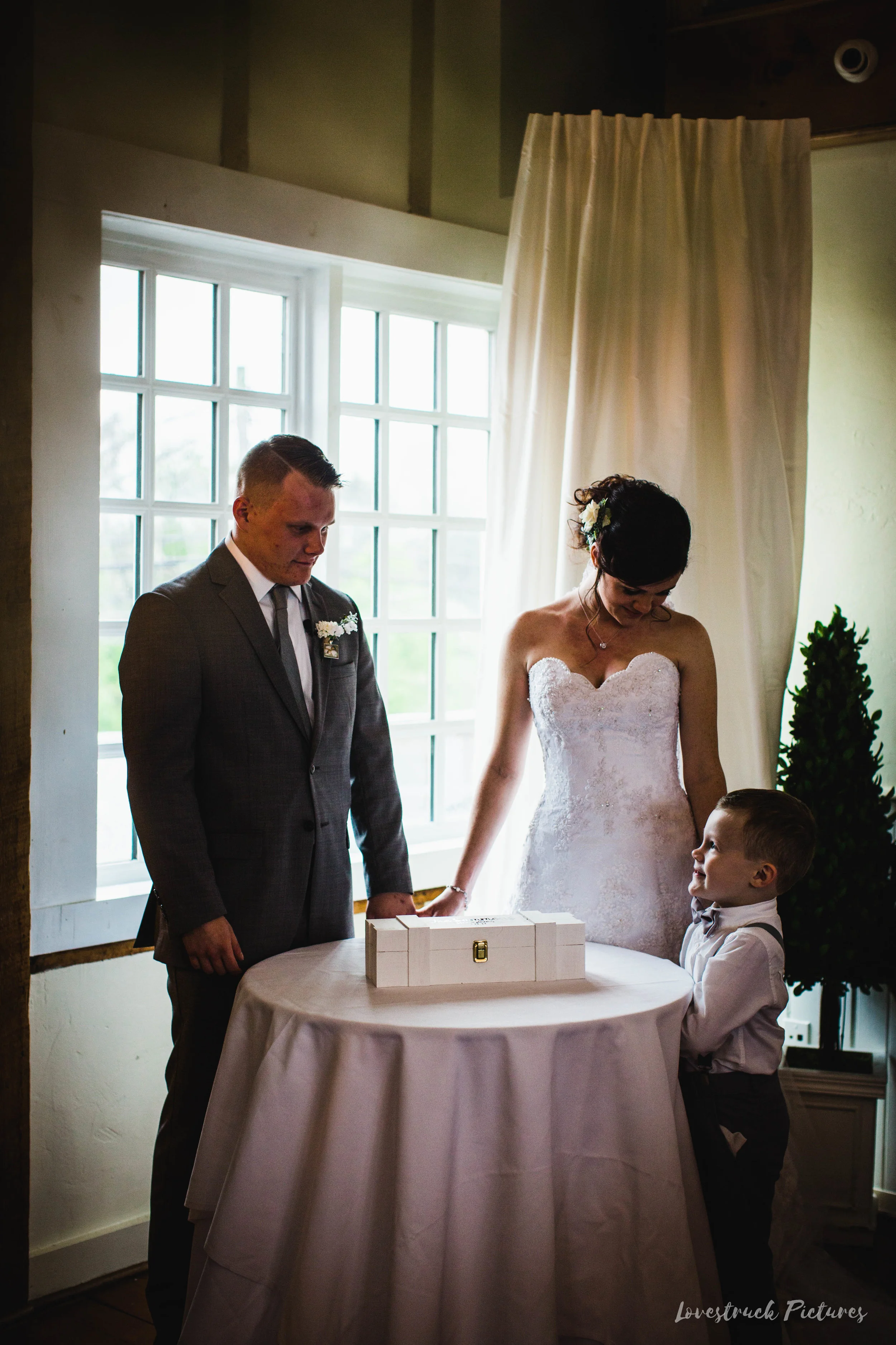 LOVESTRUCK PICTURES WEDDING PHOTOGRAPHY PHILADELPHIA -099.jpg