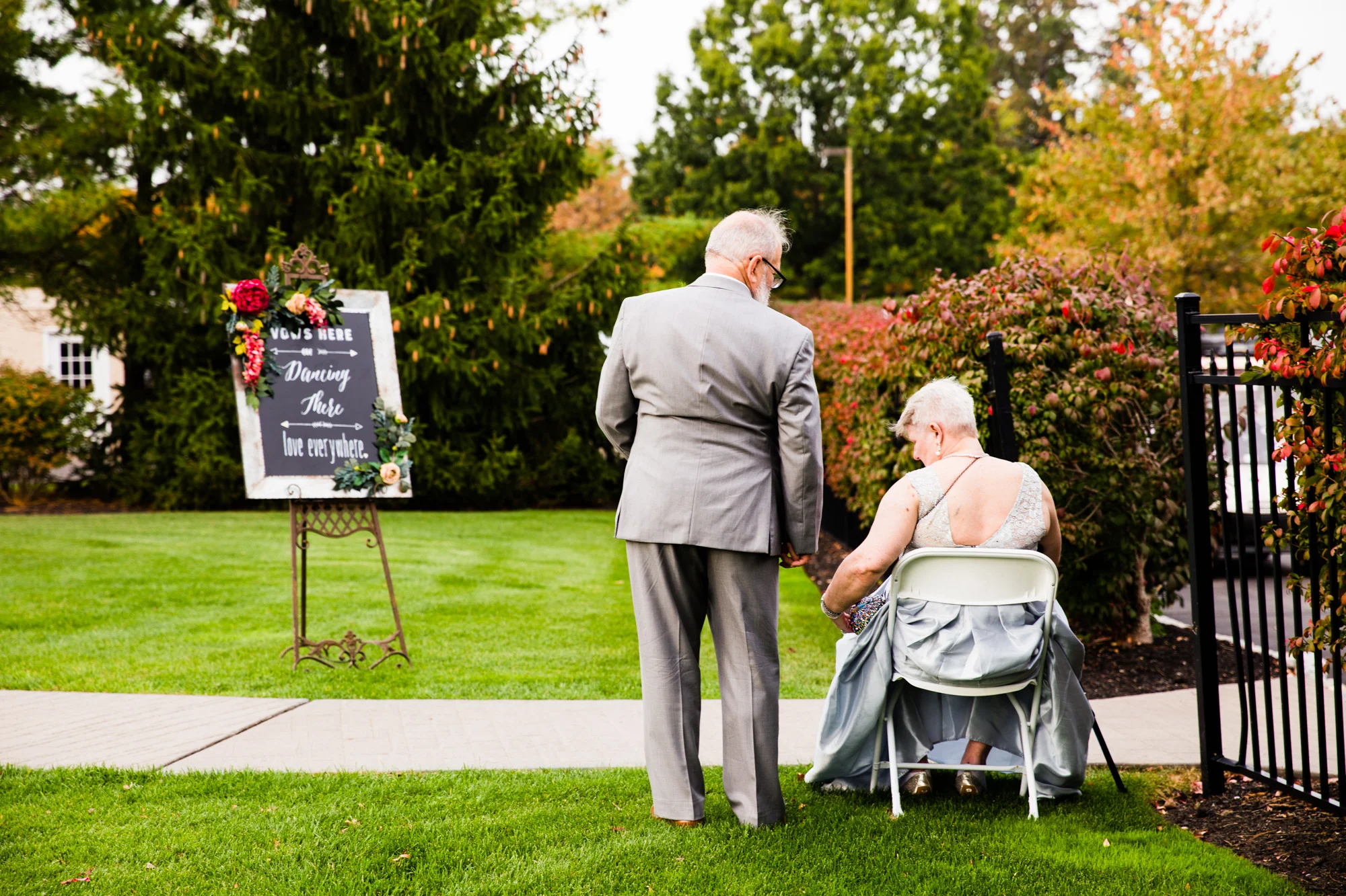 LOVESTRUCK PICTURES NORMANDY FARMS WEDDING - 049.jpg