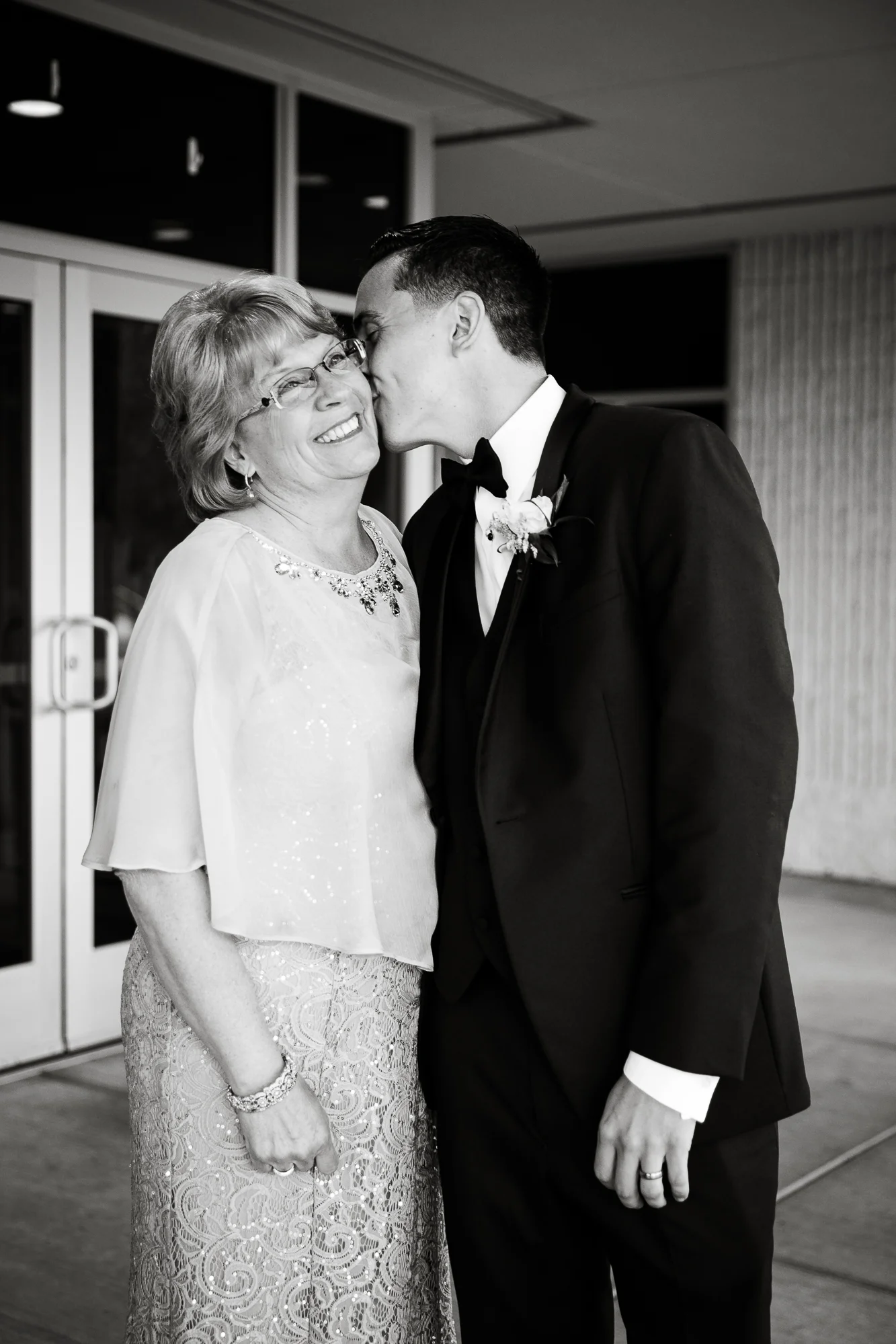 PHILADELPHIA BALLROOM WEDDING PHOTOS -091.jpg